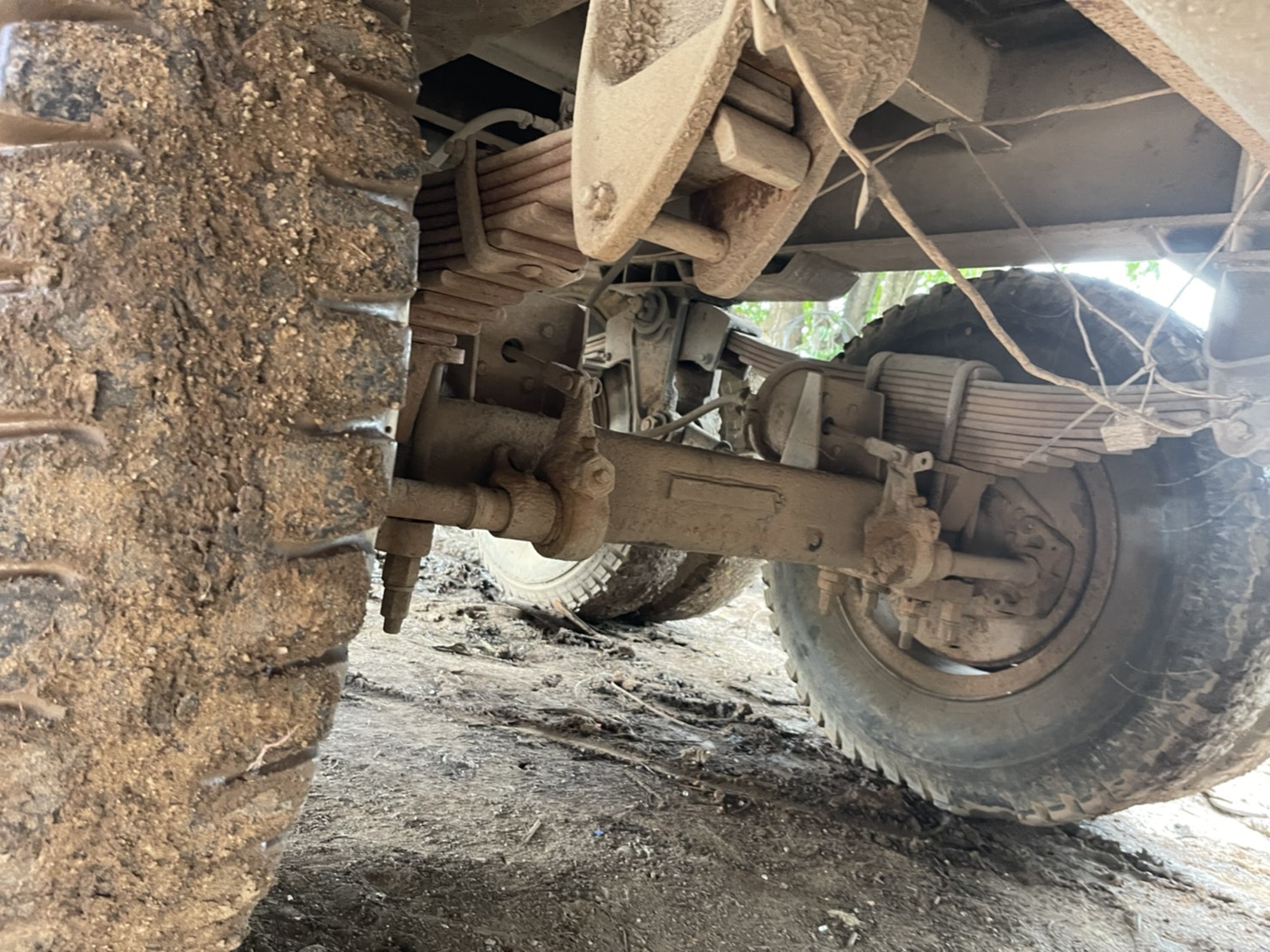 ขายเพลาแหนบ ชุกลากพ่วง 3 คาน 60000 บาท เพลาเหลี่ยม 0816278866