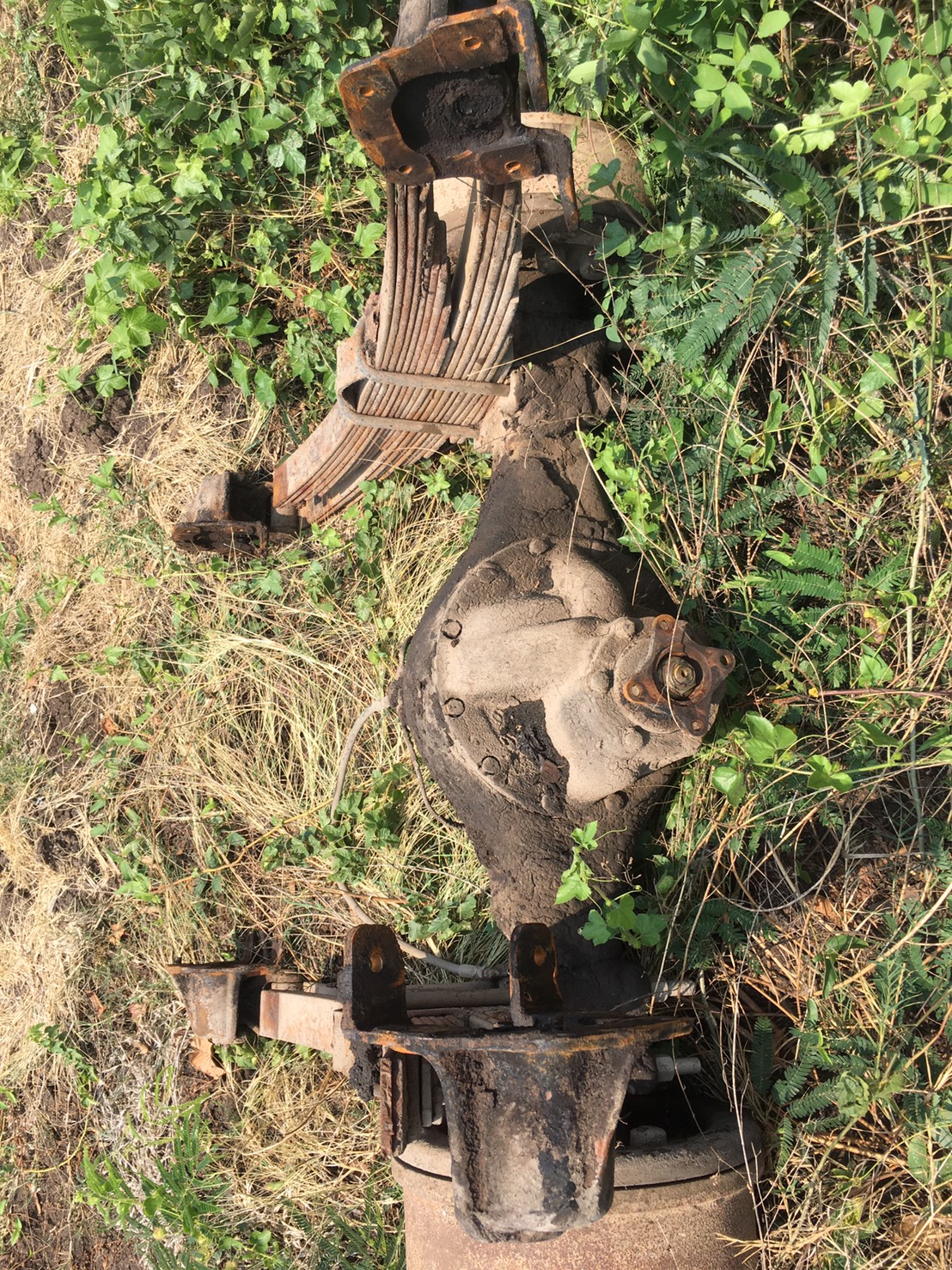 เพลา 6ล้อ HINO 8 น็อต 17000บาท พร้อมแหนบ