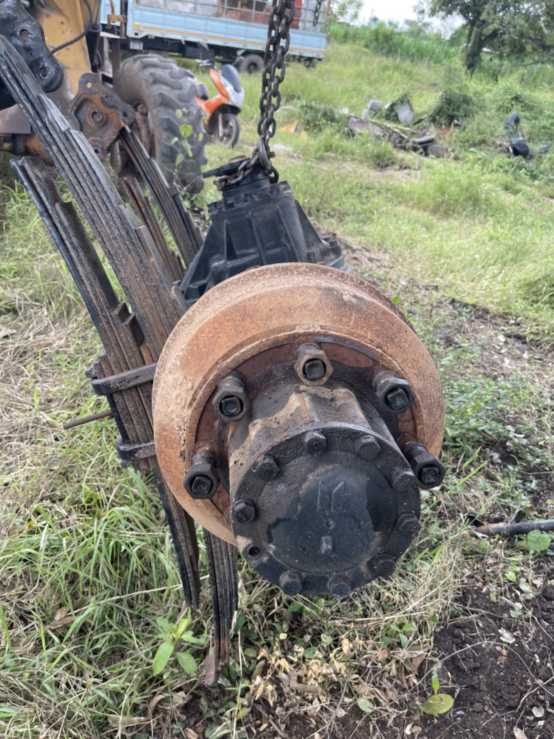 เพลา ISUZU 8 น็อต เป็นลูกหลัง 10ล้อ ร็อกใหญ่ ใส่หกล้อ 28000 บาท พร้อมแหนบ0816278866