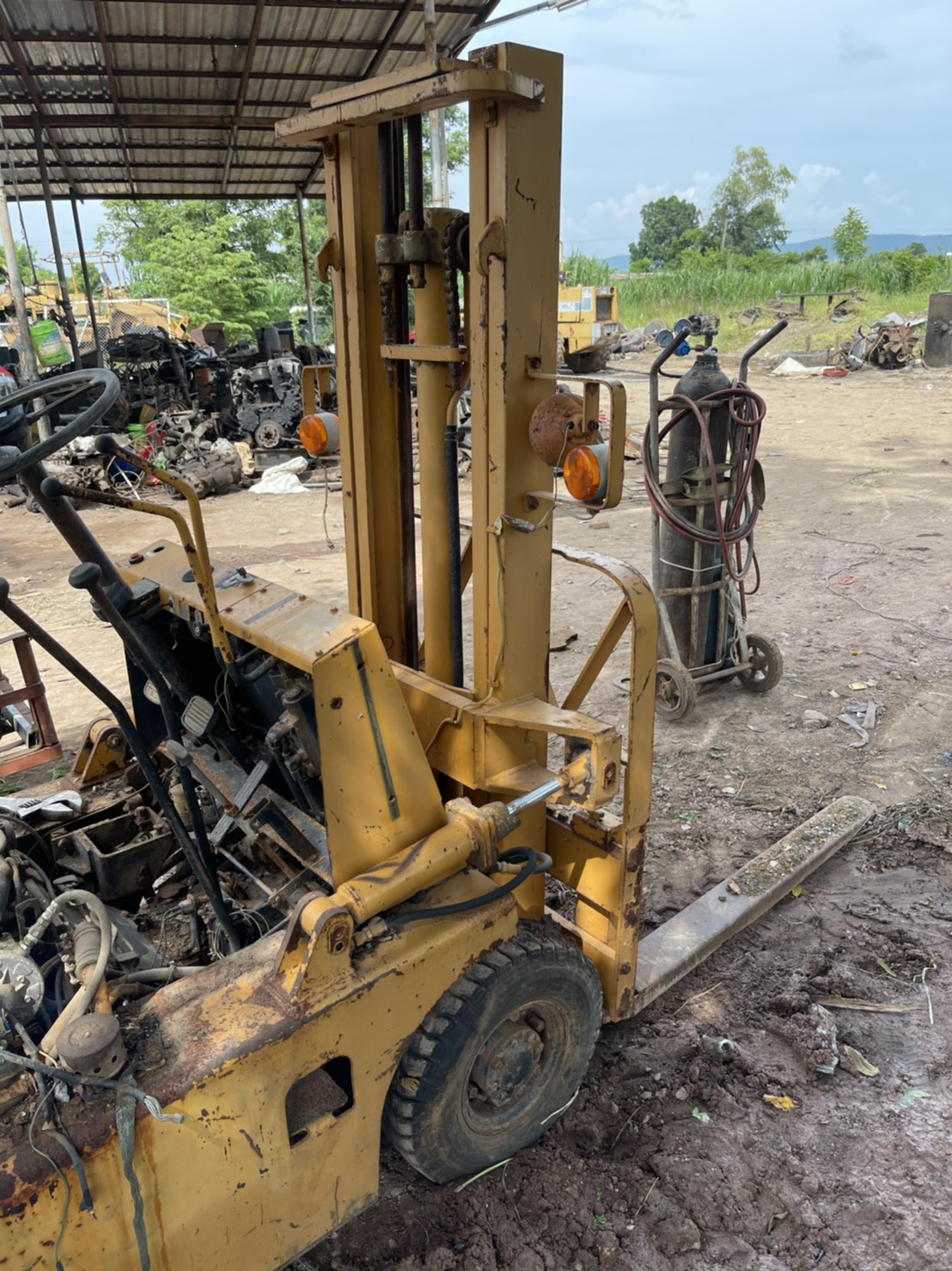 ตัดแยกอะไหล่ รถโฟคลิป โคมัสสุ เบนซิน 2 ตัน ราคาเบาๆ0816278866