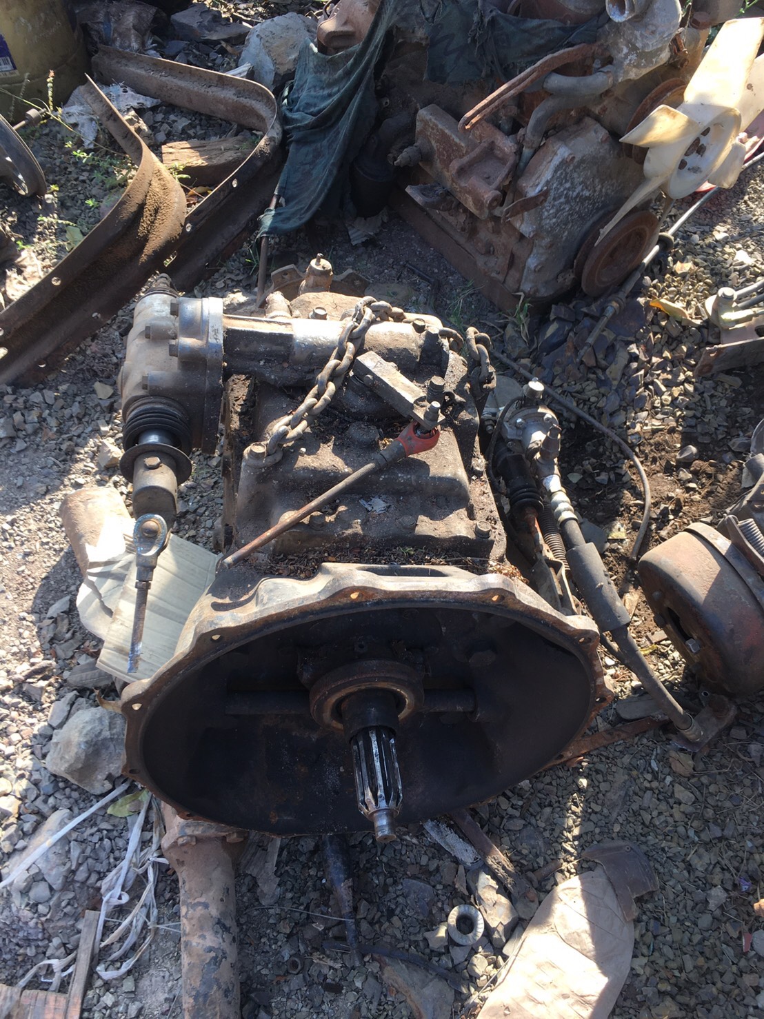 เกียร์ HINO 3 H พร้อมเกียร์ฝาก  6เกียร์ถอยพร้อมใช้งาน 26000บาท 0816278866