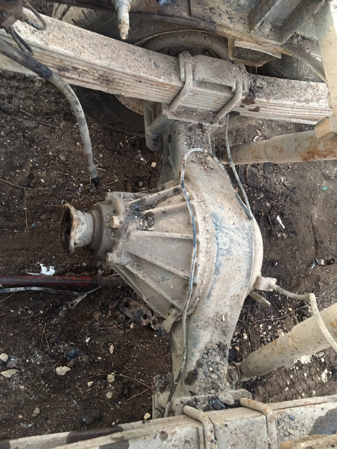 เพลา ISUZU 120  แรง พร้อมแหนบ NKR หัวกาตูน