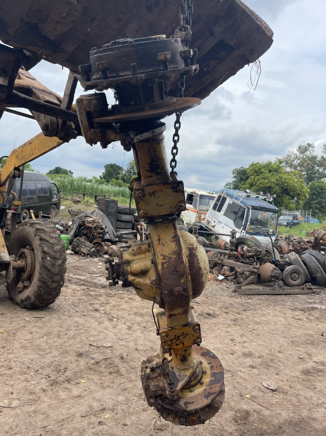 เพลา รถตักโกเบ LK300A เส้น 25000 บาท 0816278866