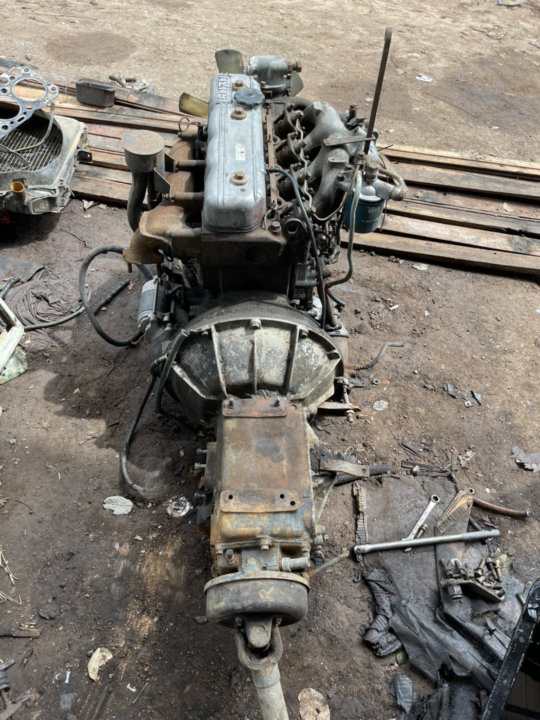 เครื่องพร้อมเกียร์ ISUZU 4BA1 85 แรง 23000 บาท 0816278866