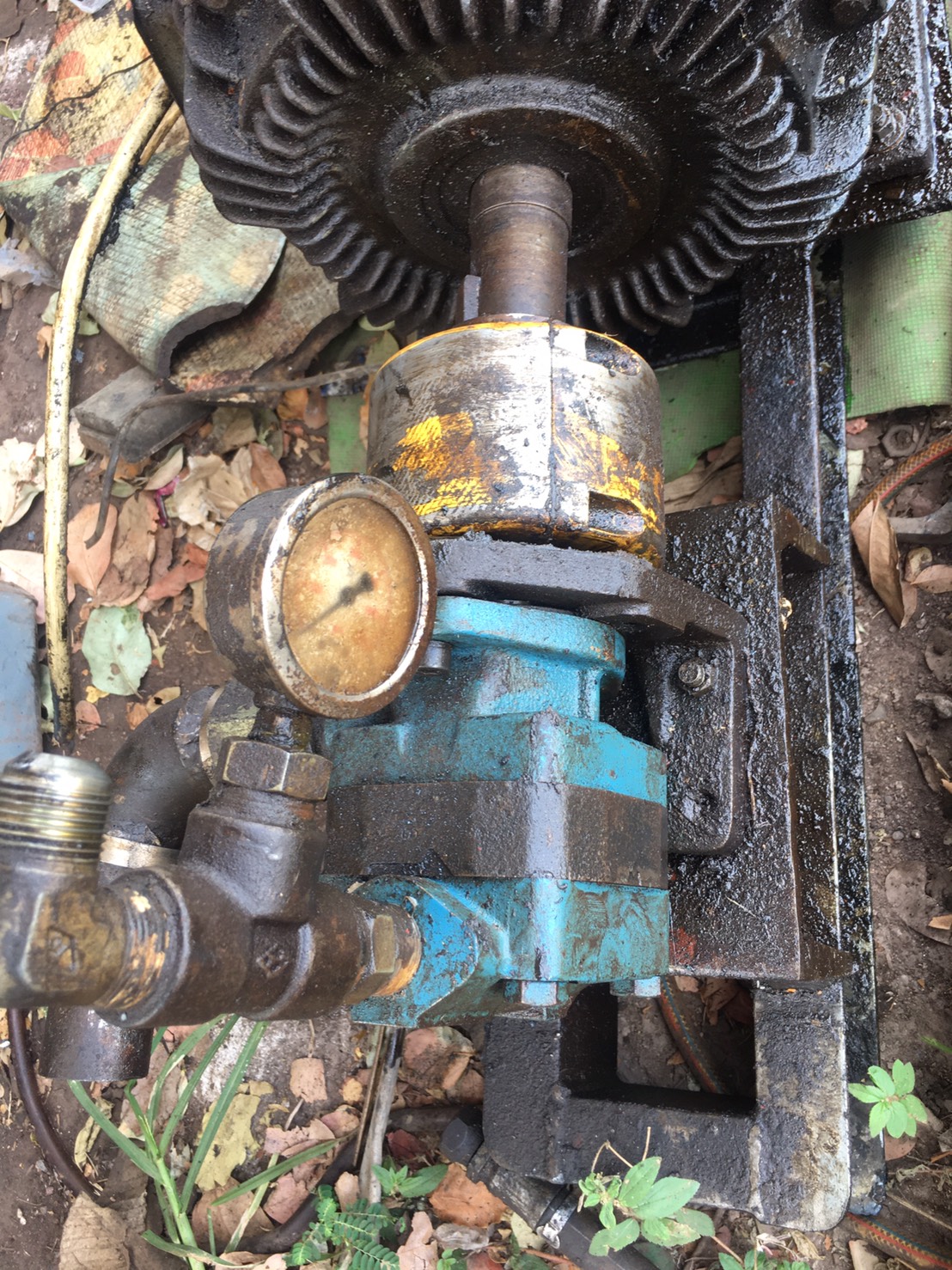 มอเตอร์ 15 แรง ไฟสามเฟส พร้อม ปั้มปั่น ไฮโดรลิค 15000บาท พร้อมใช้งาน