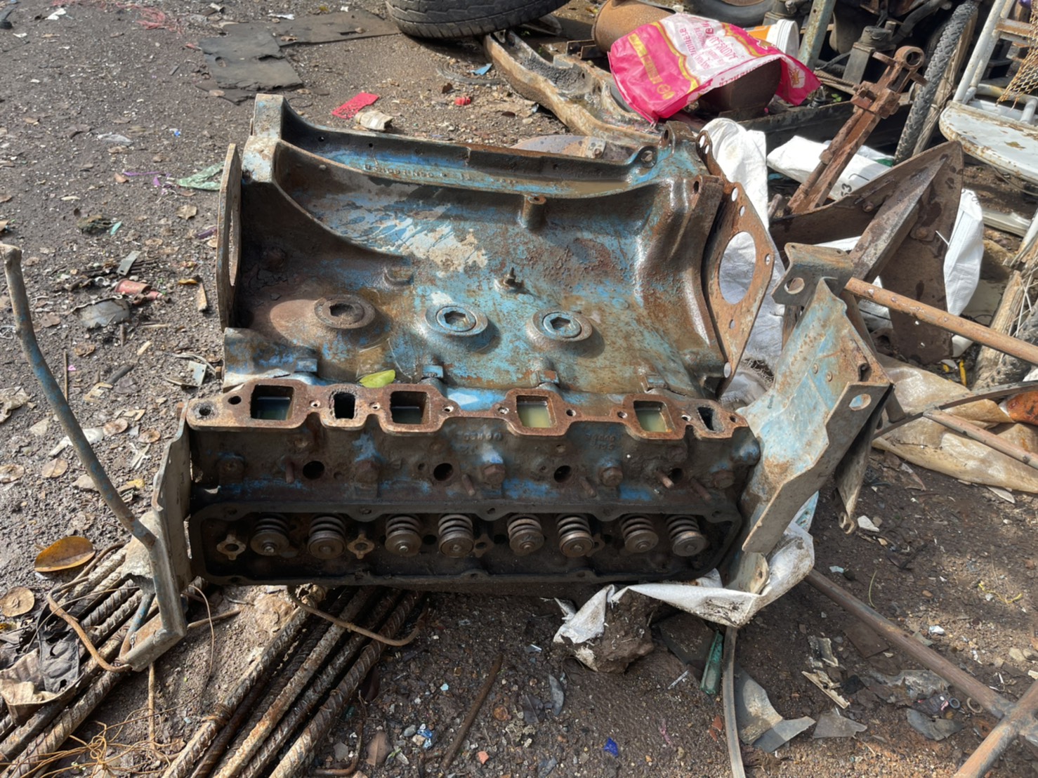 เสื้อรถไถ่ FORD ฝาสูบ ก้นอ่าง T1 28000บาท 0816278866