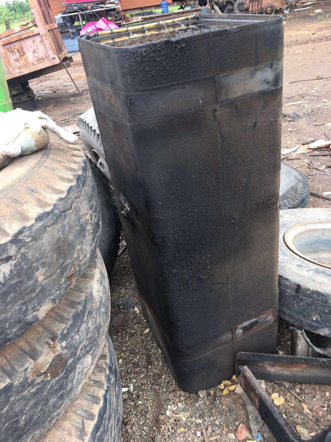 ถังน้ำมัน พร้อมขายึด ISUZU 400 ลิตร 3900บาท