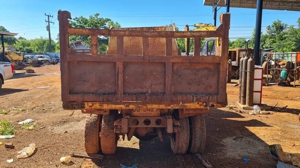 กระบะ พร้อมชุดดั้ม ใส่HINO KM 40000 บาท พร้อมใช้งาน 0816278866