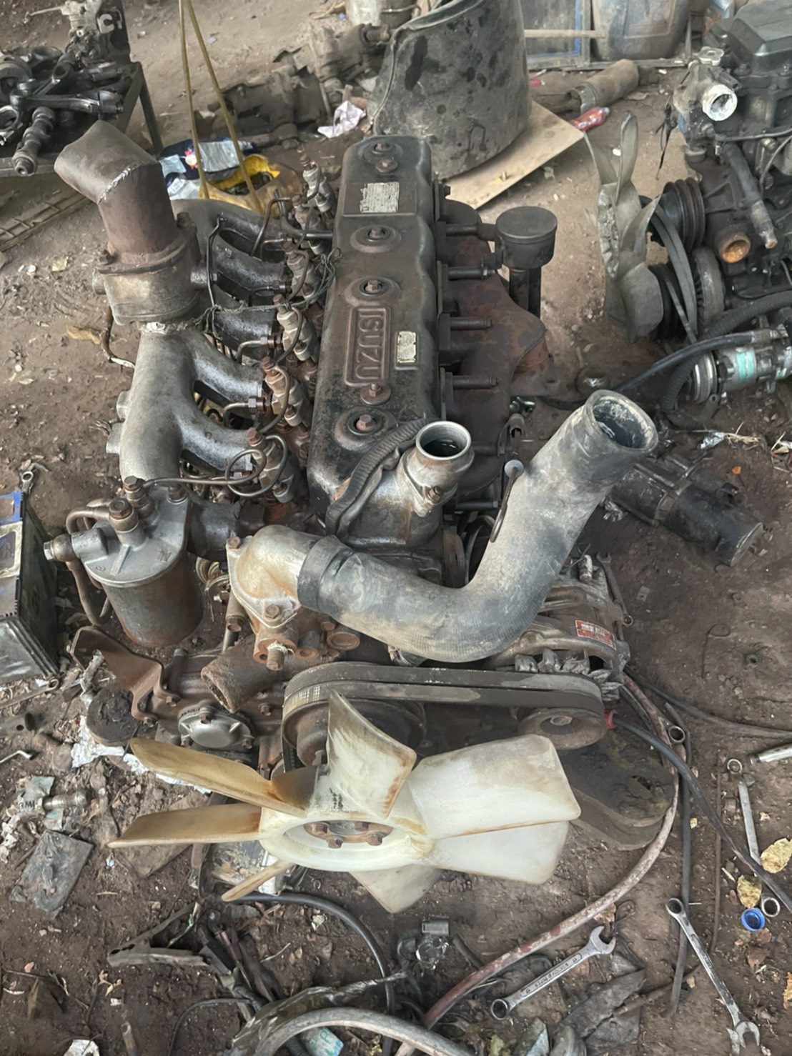 เครื่อง ISUZU 6BD1 165 แรง 45000บาท 0816278866