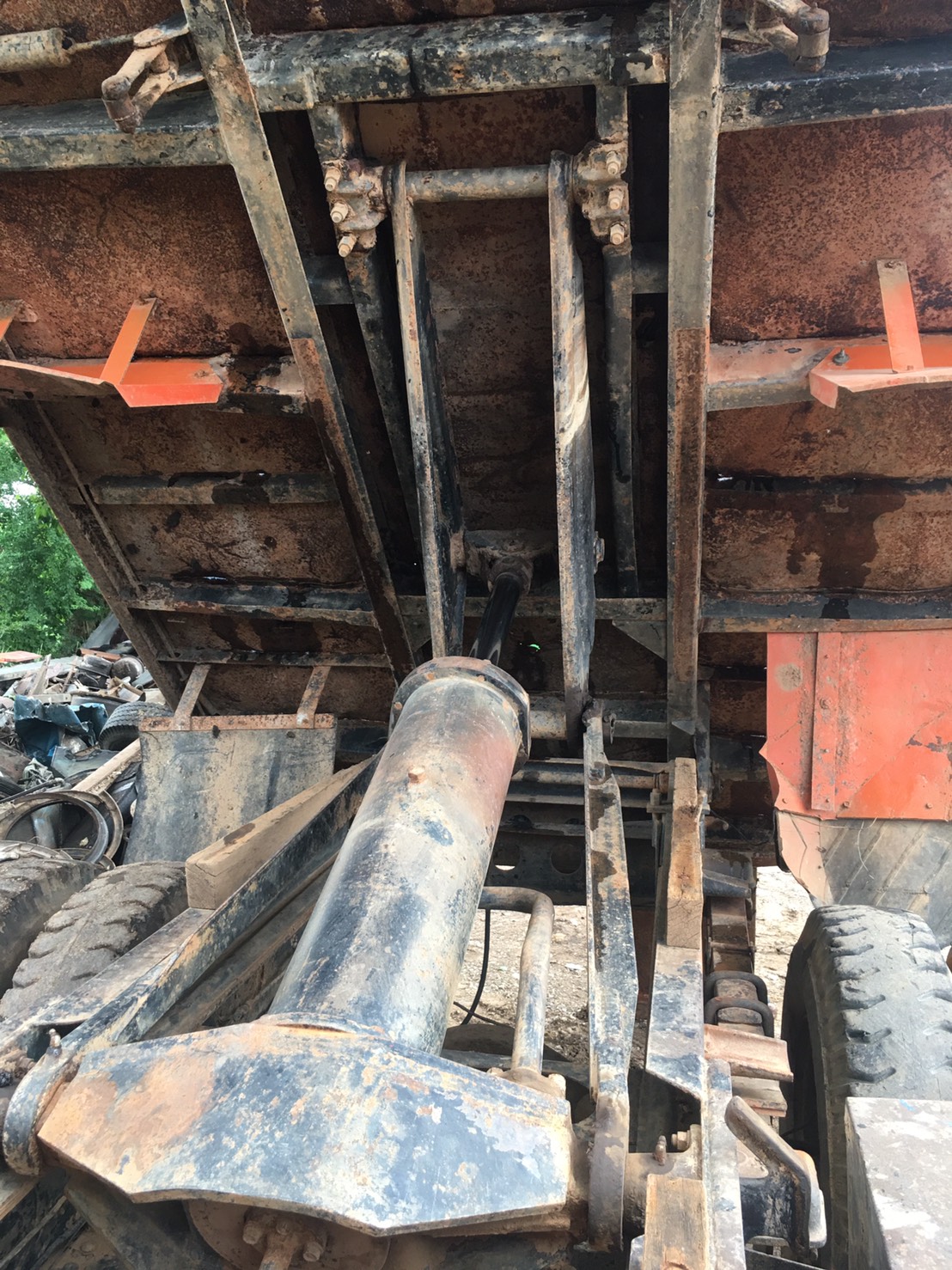 ชุดดั้มพร้อมอุปกรณ์ และ คัสชีเทียม 6 ล้อ 25000 บาท