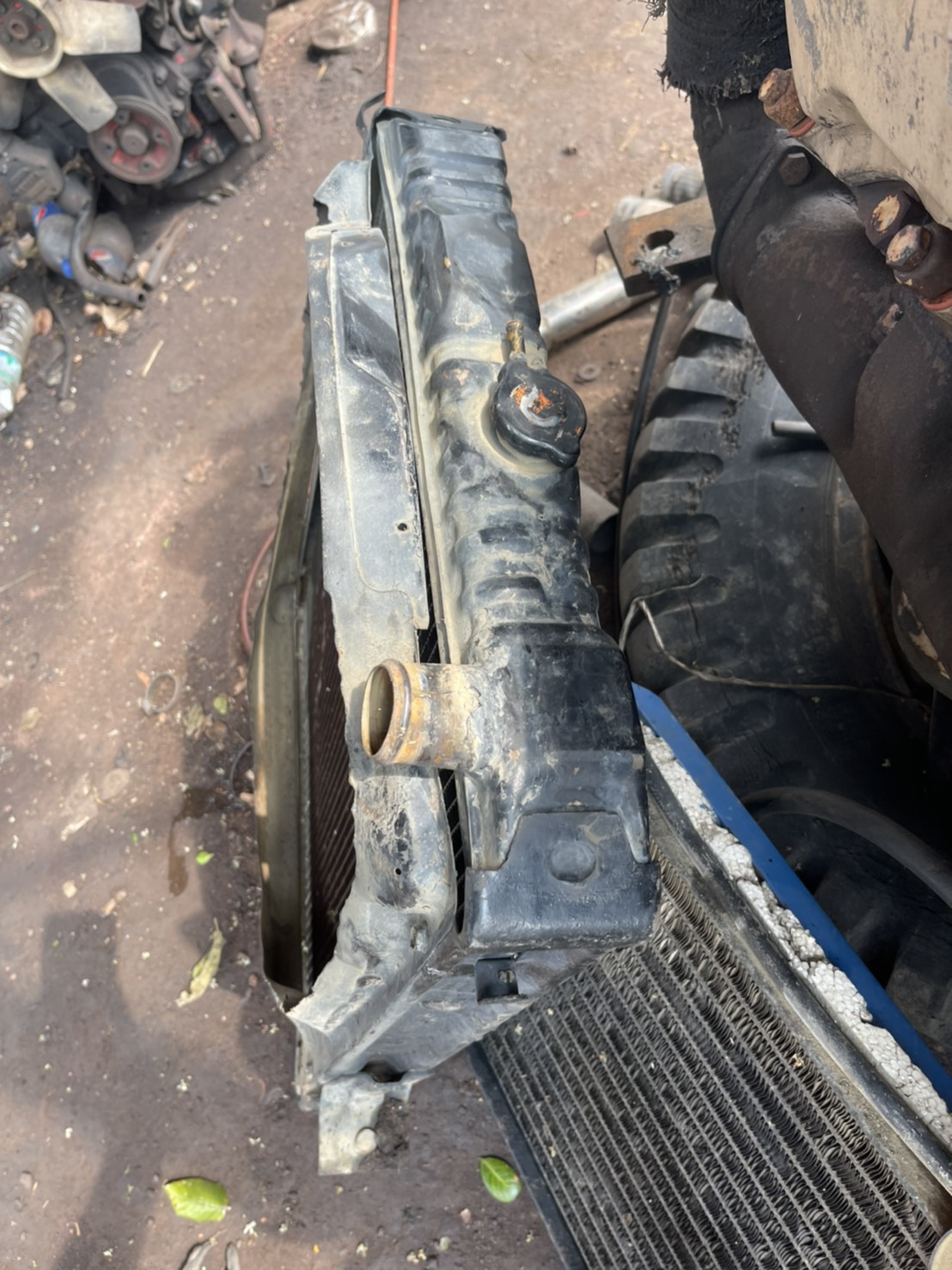 หม้อน้ำ 6 ล้อ ISUZU 4ช่อง กว้าง 50 สูง65 ซม