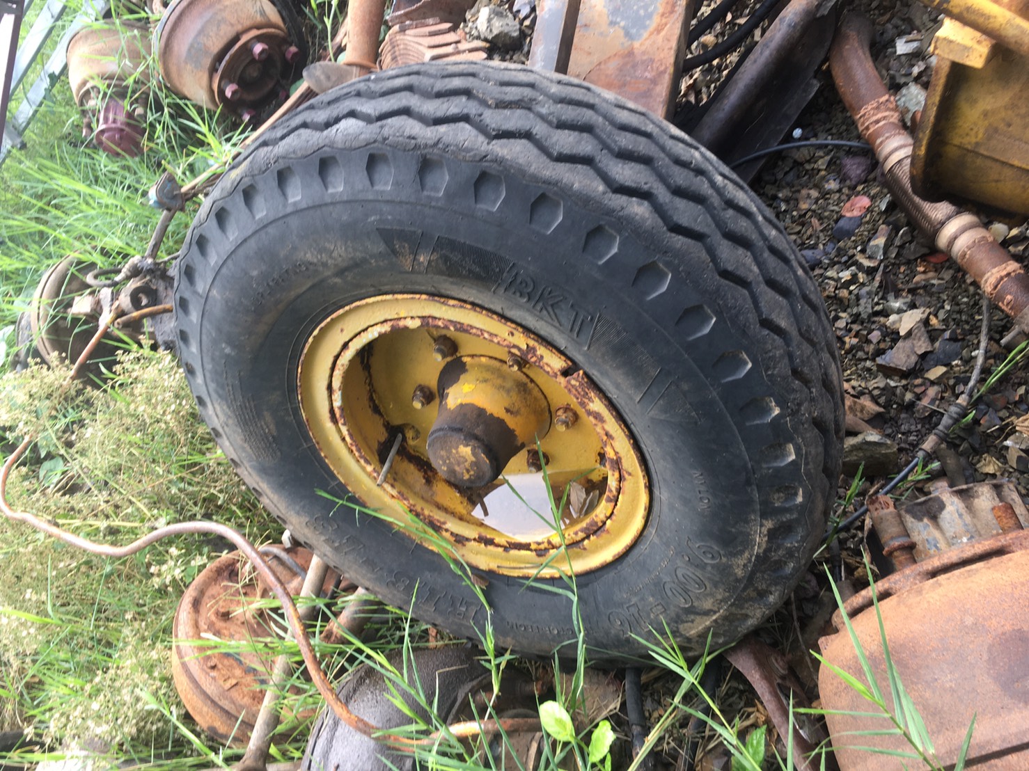 คานหน้า พร้อมยาง JCB cx3 8500 บาท พร้อมยางกะทะ