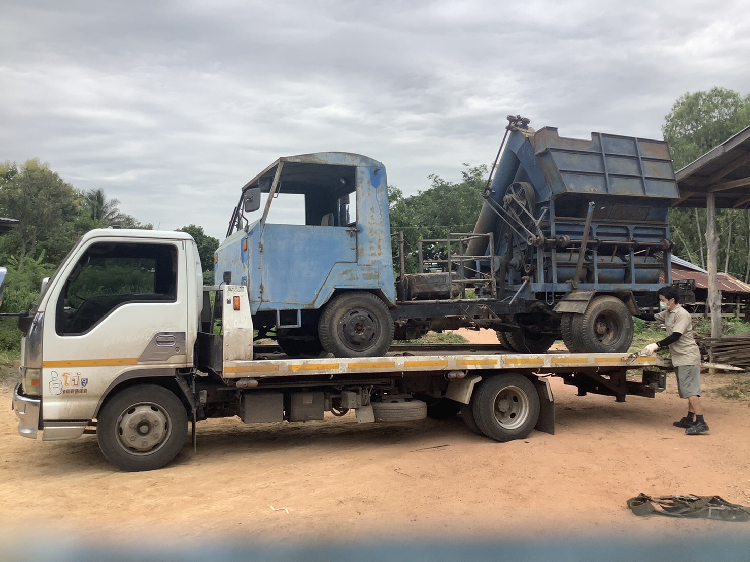 รถสีข้าว เครื่อง ISUZU 115 แรง