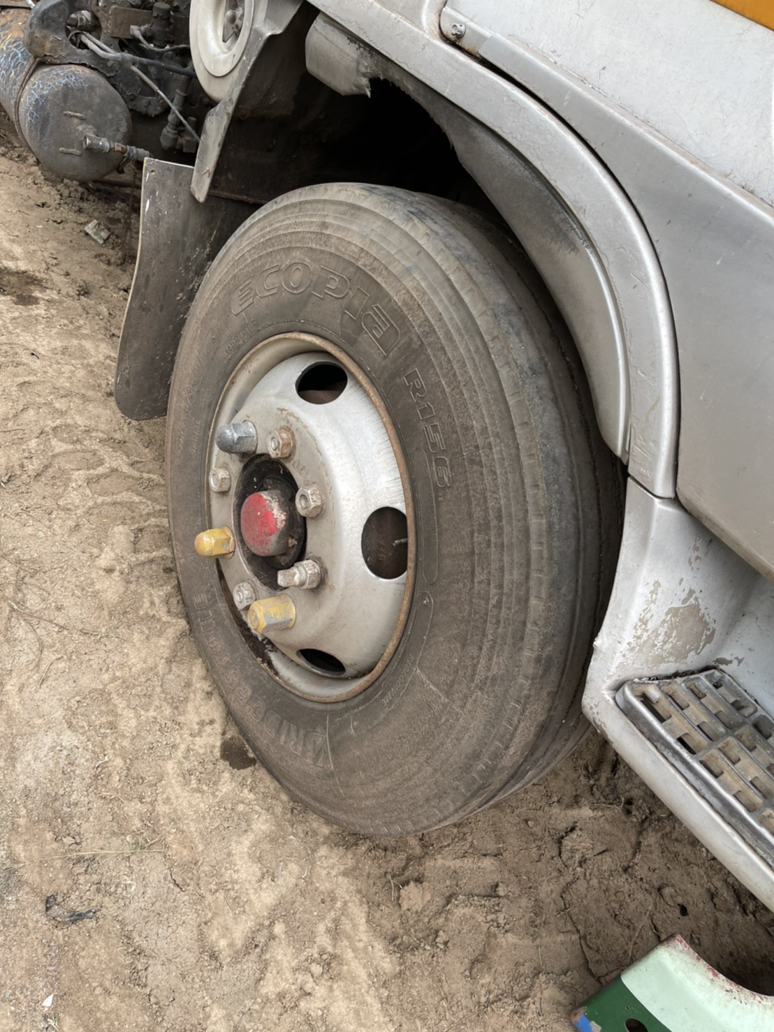 ยางเรเดียน บริดโน 11R22.5 พร้อมกระทะ เส้น 4000 บาท 0816278866