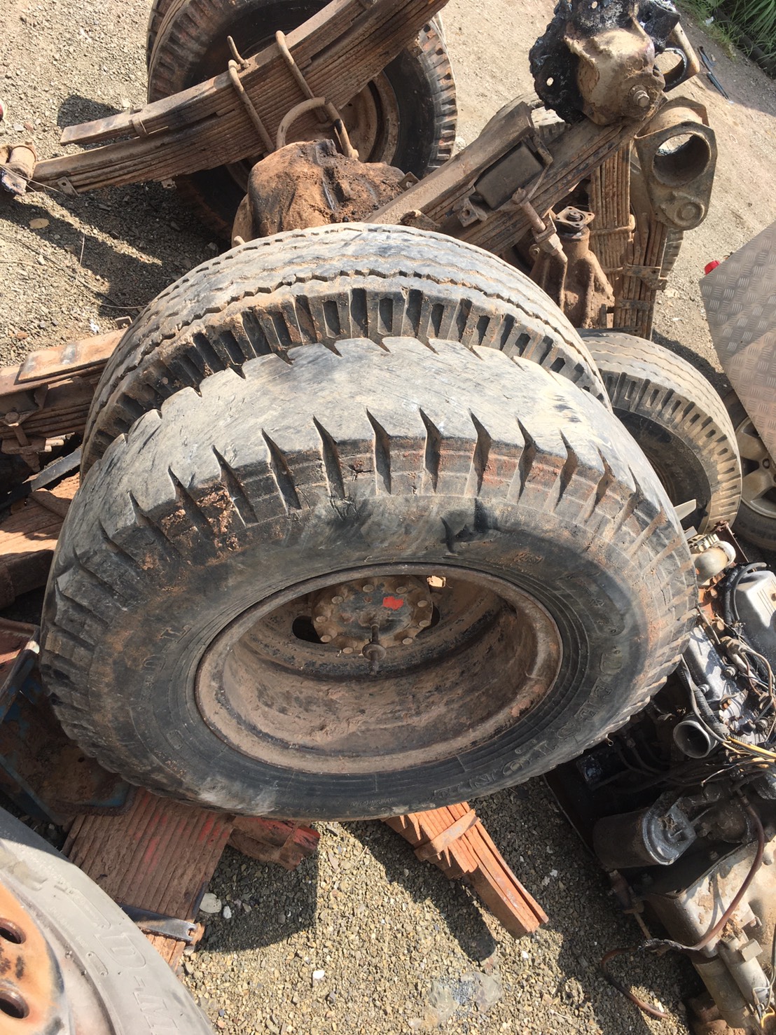 เพลา 6น็อต ISUZU F 30000 บาท พร้อมยางกระทะ