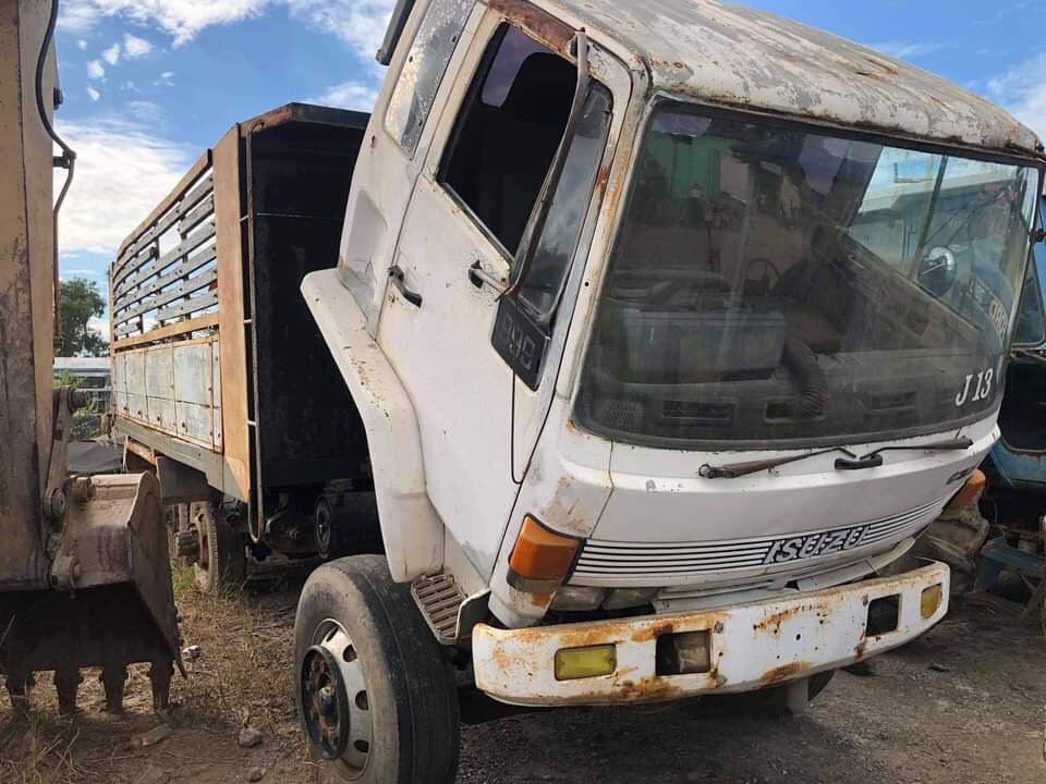 ชุดดั้ม10ล้อ ISUZU พร้อมอุปกรณ์ 24000บาท 0816278866