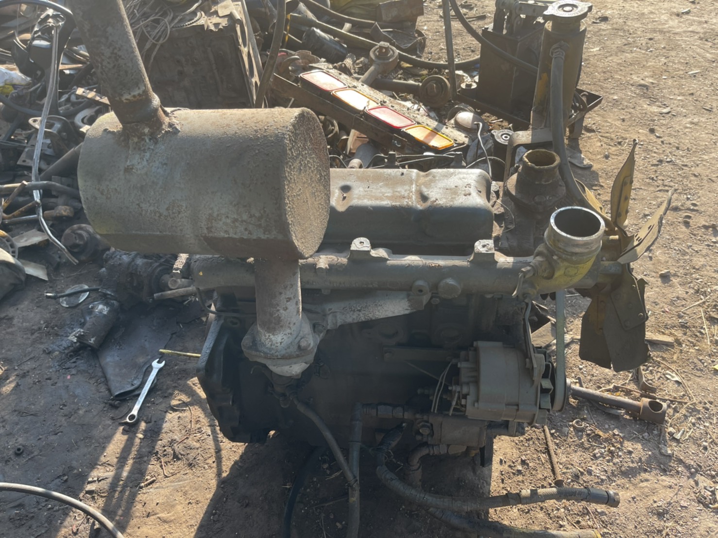 เครื่องJCB หน้าตัก หลังขุด LD50 36000 บาท พร้อมใช้งาน 0816278866