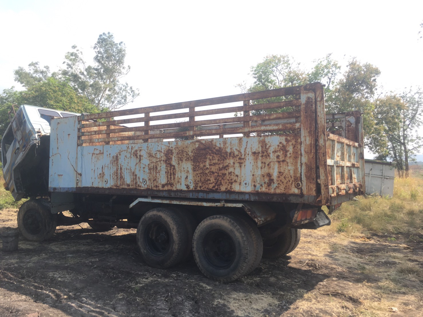 ขายกระบะ 10ล้อ พร้อมชุดอุปกรณ์ ดั้ม 65000บาท 0816278866