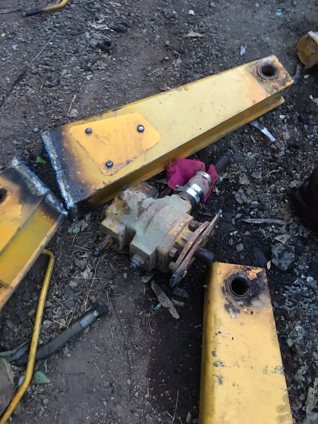 แยกอะไหล่ หน้าตัก หลังขุด JCB 3CX ราคาเบาๆ