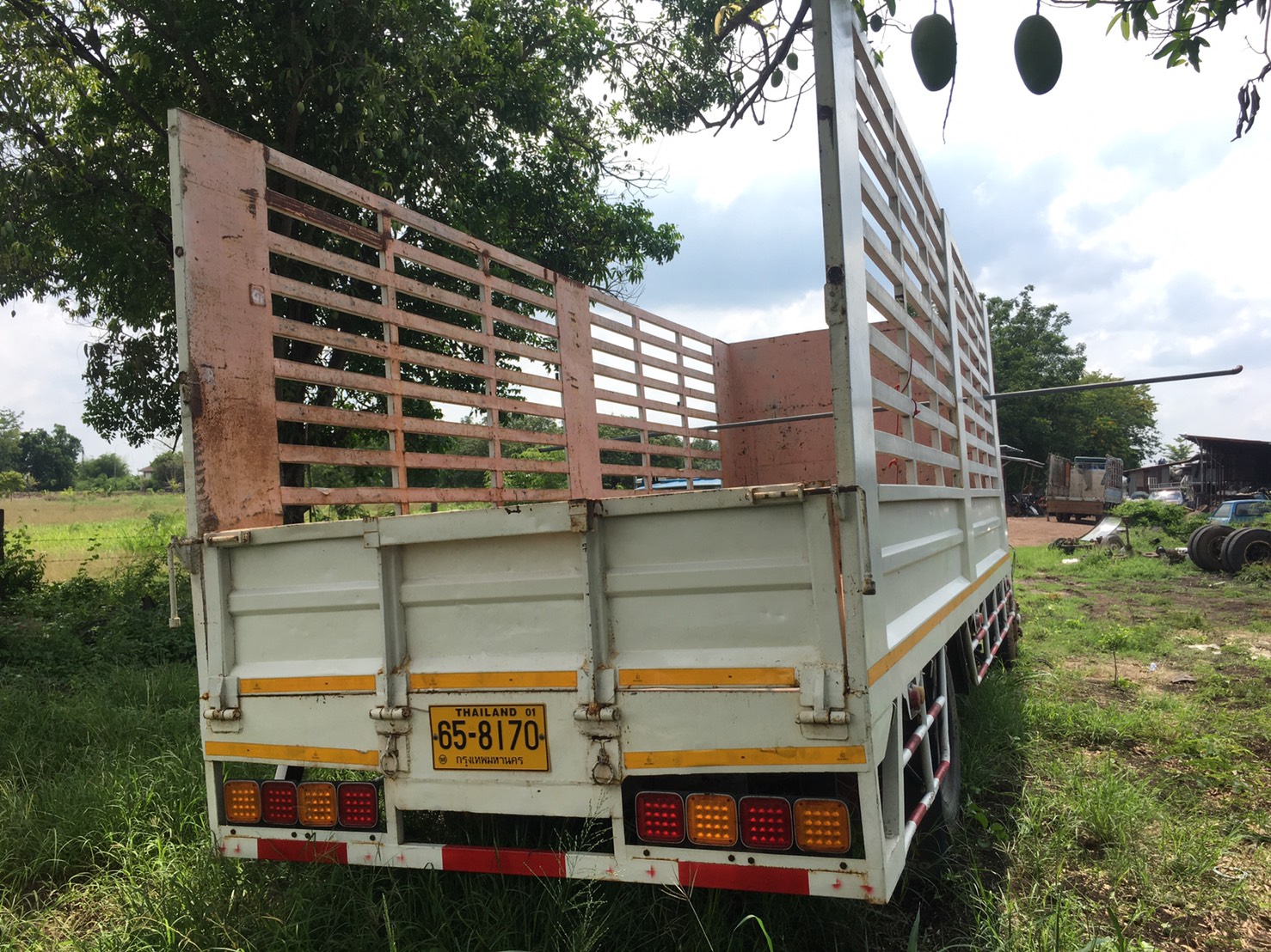 ขายกะบะคอกเหล็กหนา ยาว6.90เมตร กว้าง2.50เมตร คัสชีเทียม 85ชม 50000บาท