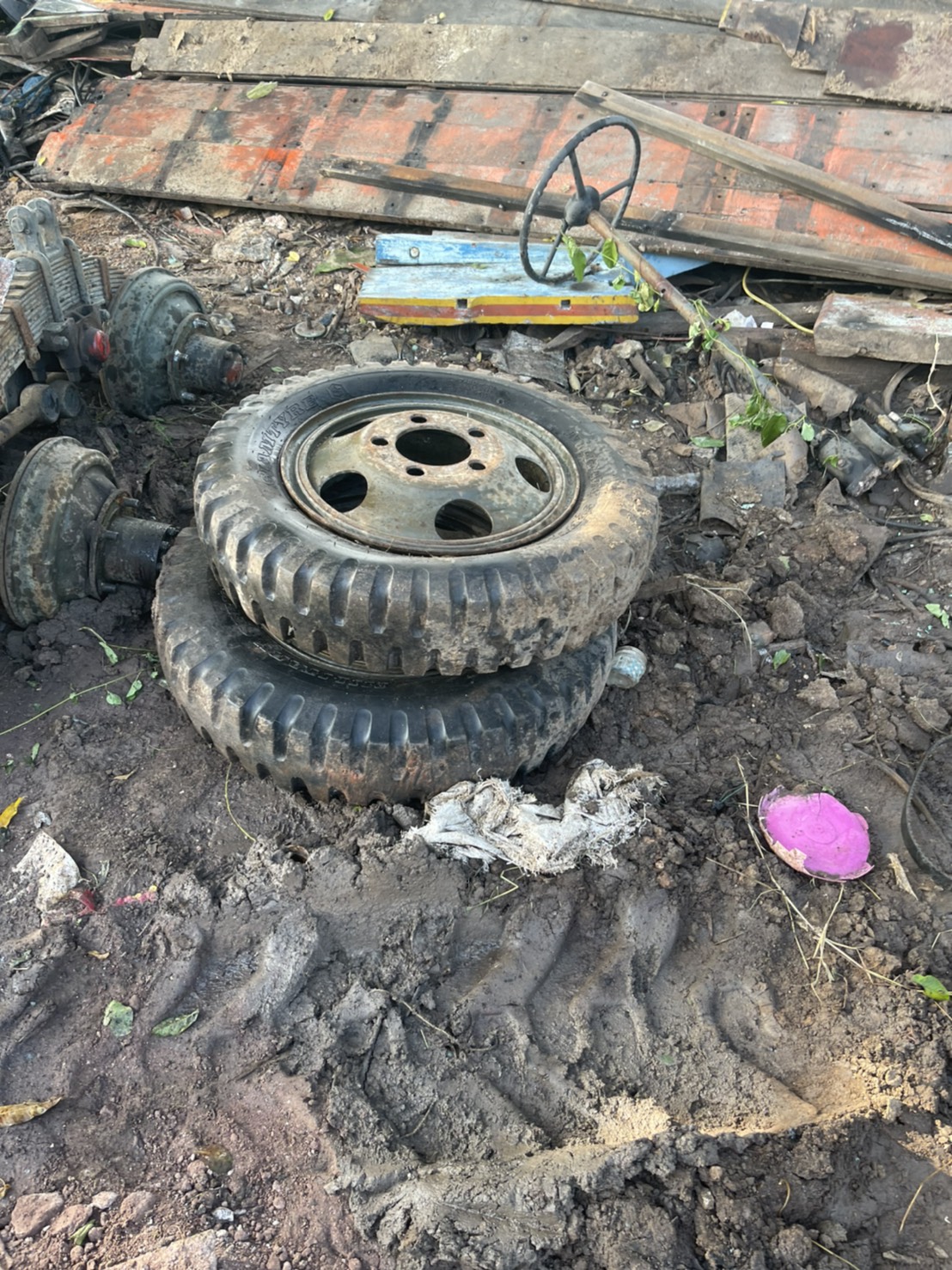 ยางพร้อม กระทะ 5 น็อต 7.50-20 เส้นละ1850 บาท 0816278866 พร้อมใช้งาน