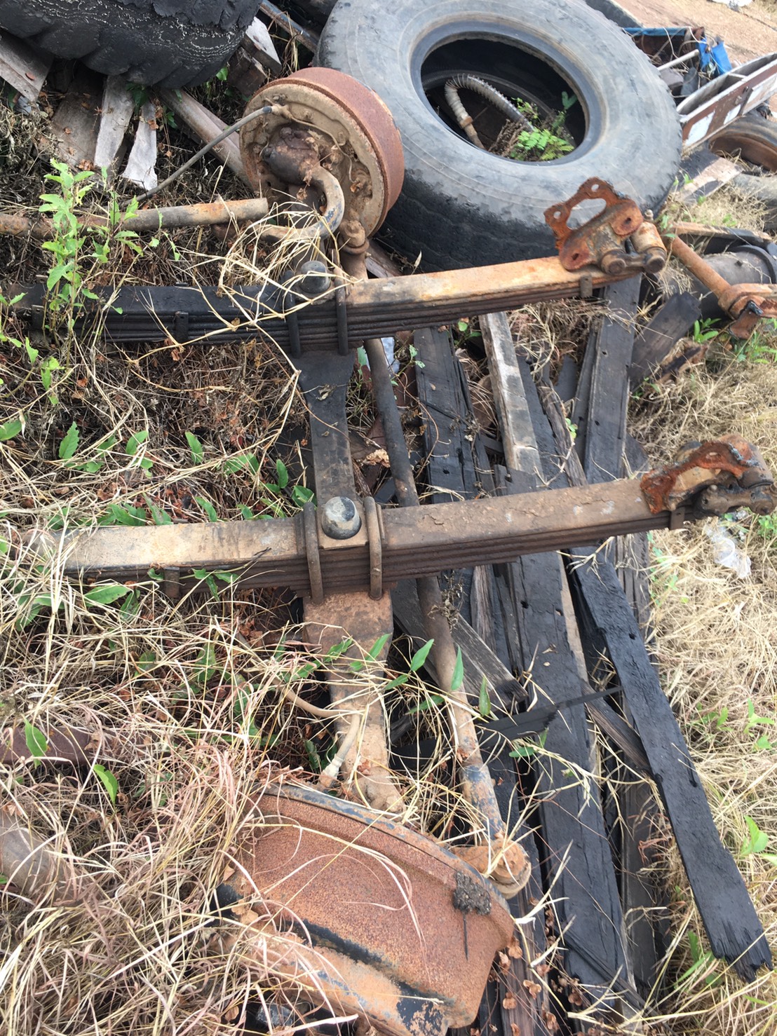 คานหน้า Hino พร้อมแหนบ สดือ27นิ้ว 13500บาท