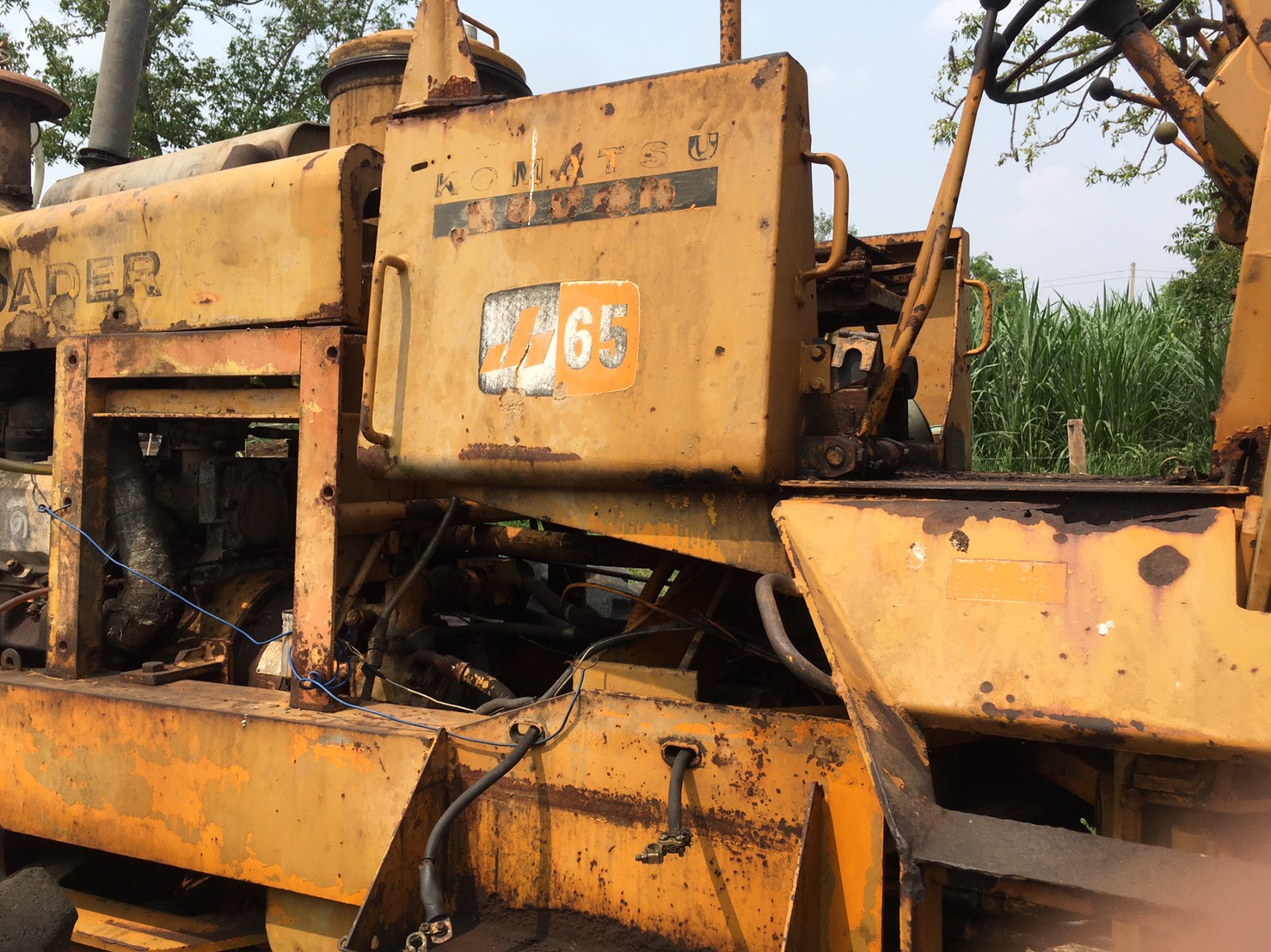 ขายเครื่องรถตักV8 75000 บาท