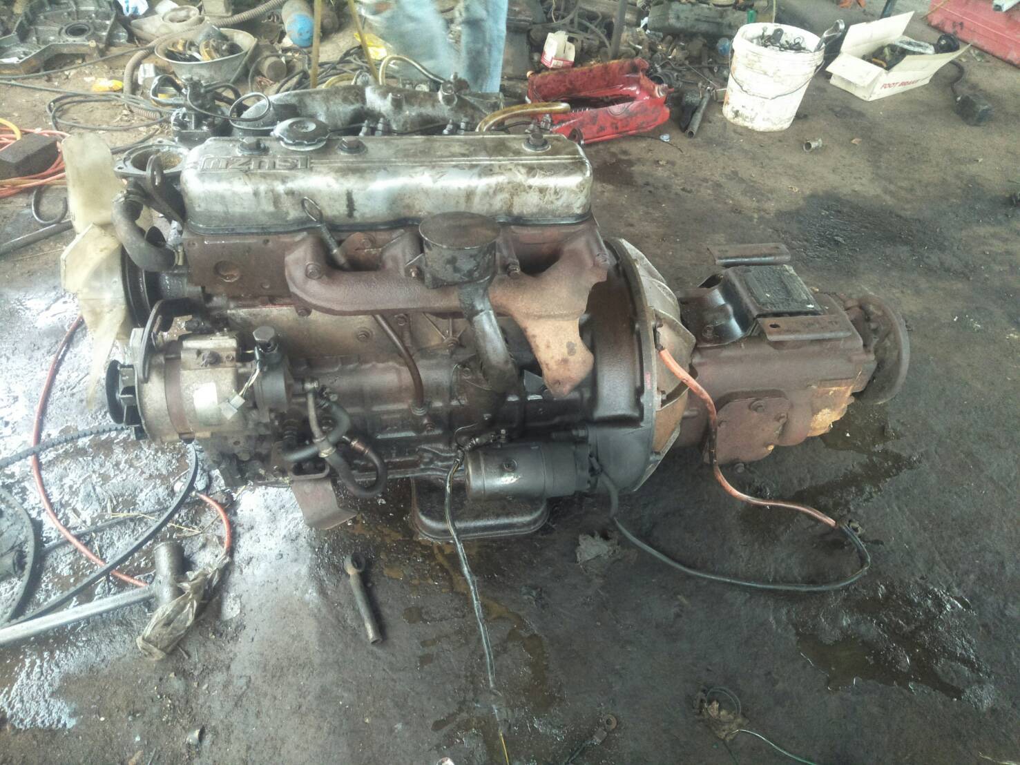 เครื่อง ISUZU 4 BA1 85  แรง 25000 บาท พร้อมเกียร์ 0816278866