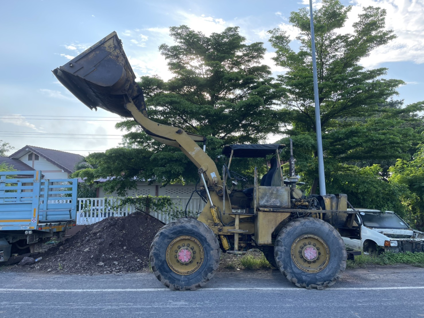 รถตัก JH 30 ต่อแขนแล้ว ฟิตเครื่องใหม่ รถตักข้าวโพด ยางดี พร้อมใช้งาน 220000 บาท 0816278866 รถตัก JH 30 ต่อแขนแล้ว ฟิตเครื่องใหม่ รถตักข้าวโพด ยางดี พร้อมใช้งาน 220000 บาท 0816278866