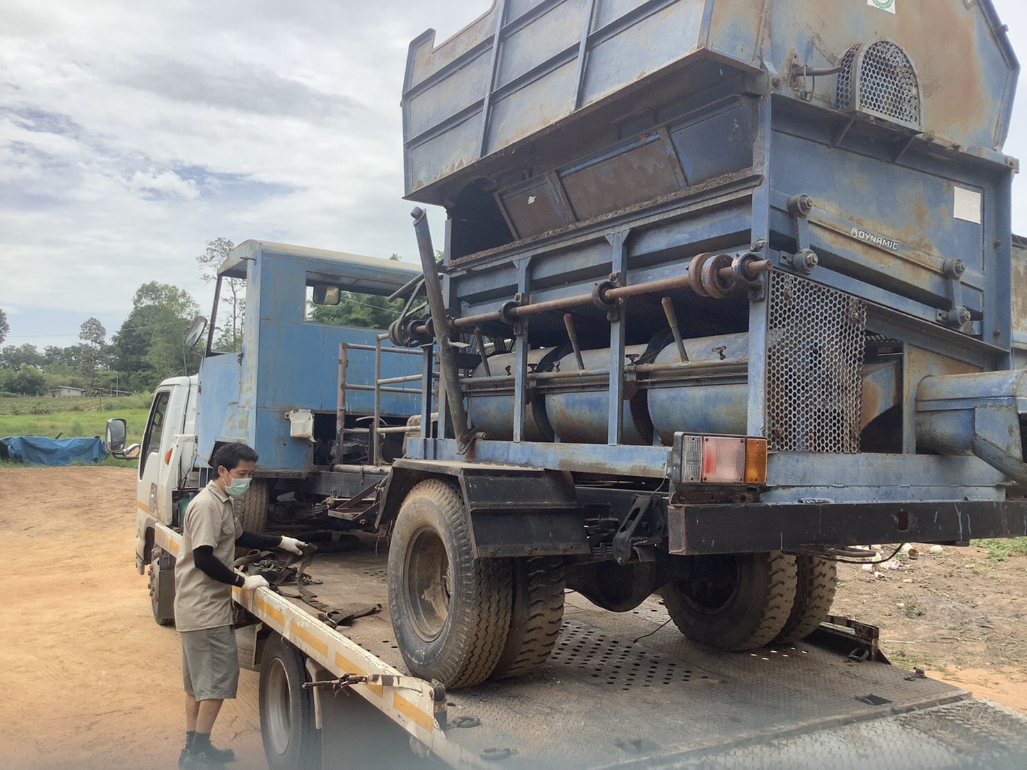 รถสีข้าว เครื่อง ISUZU 115 แรง