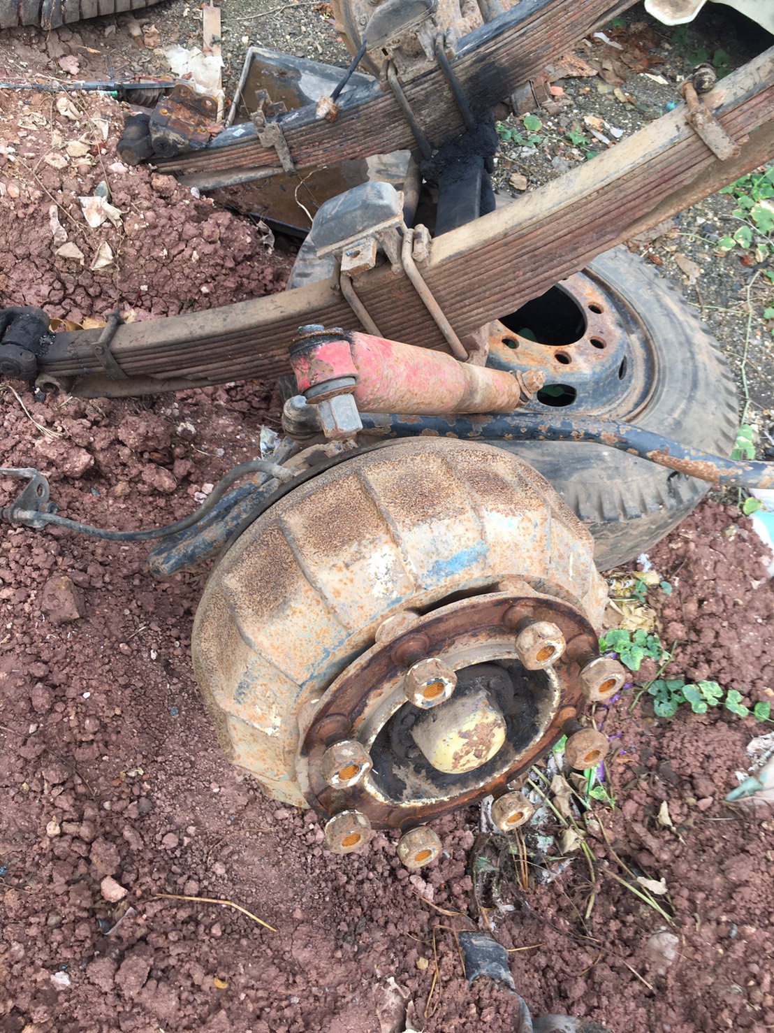 คานหน้า ISUZU พร้อมแหนบ สดือ 27นิ้ว 13500 บาท