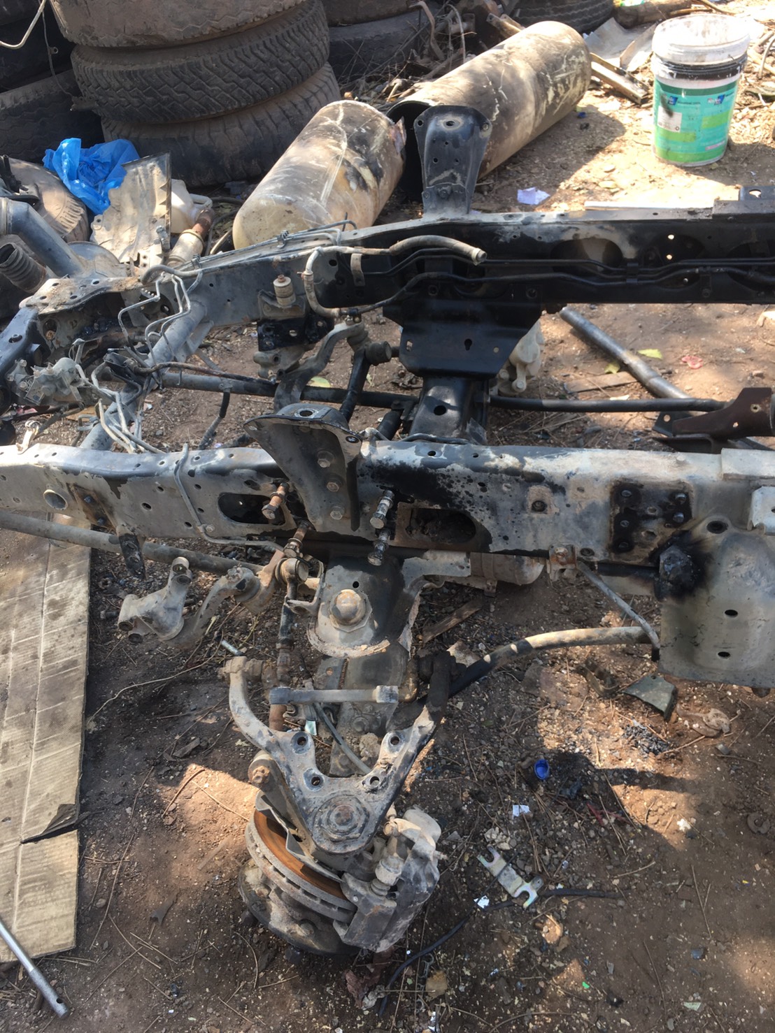 ชุดปีกนก ดุม ISUZU NKR 12000 บาท พร้อมใช้งาน