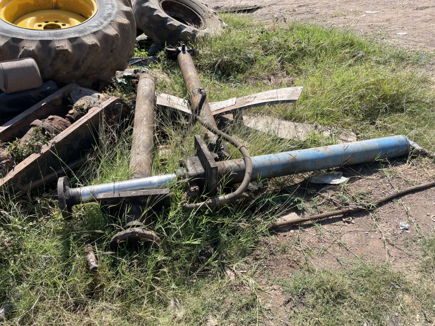 กระบอกไฮโดรลิค แท่น อัดกระกาษ ต้นละ 13000 บาท 0816278866