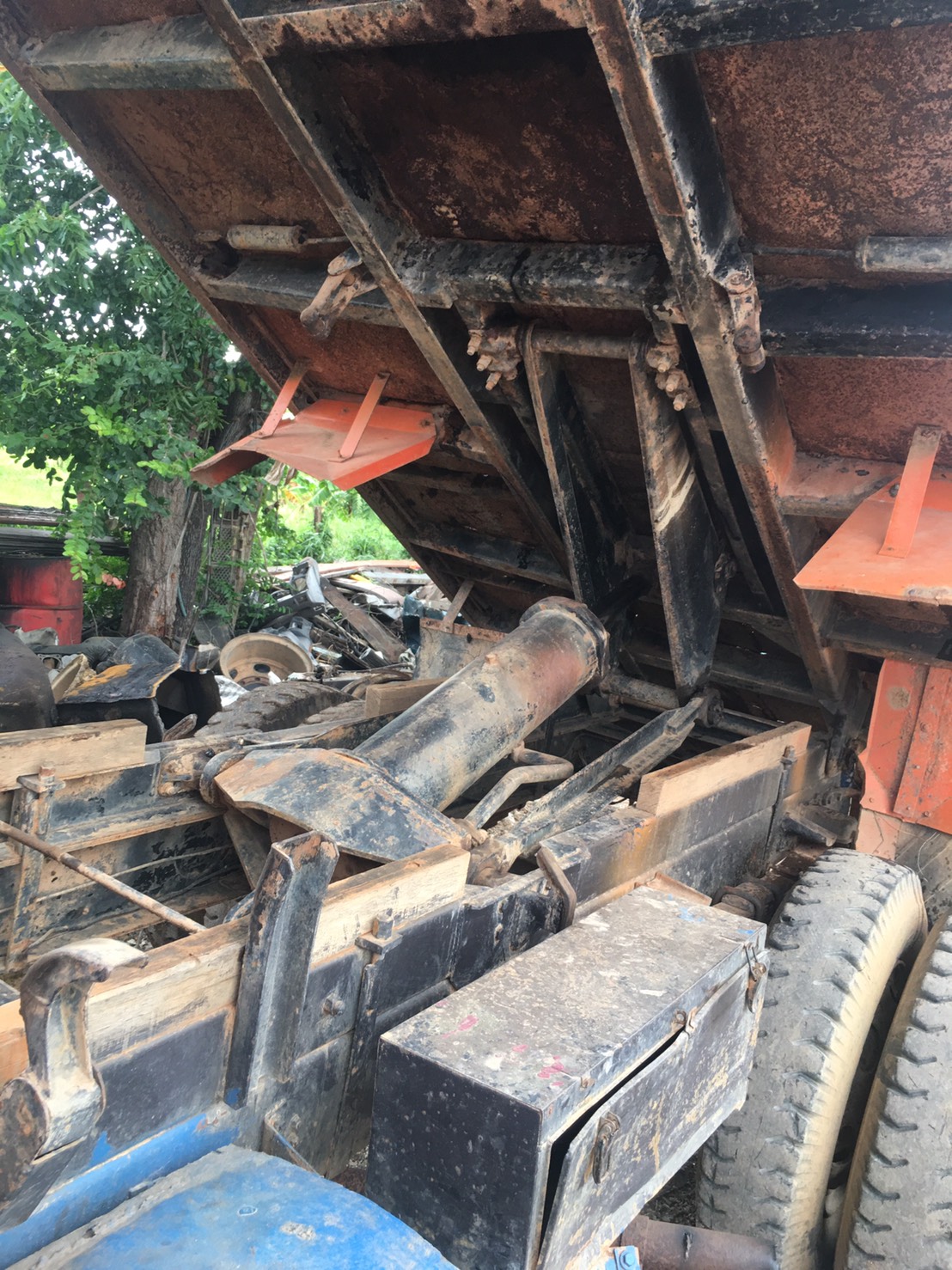 ชุดดั้มพร้อมอุปกรณ์ และ คัสชีเทียม 6 ล้อ 25000 บาท