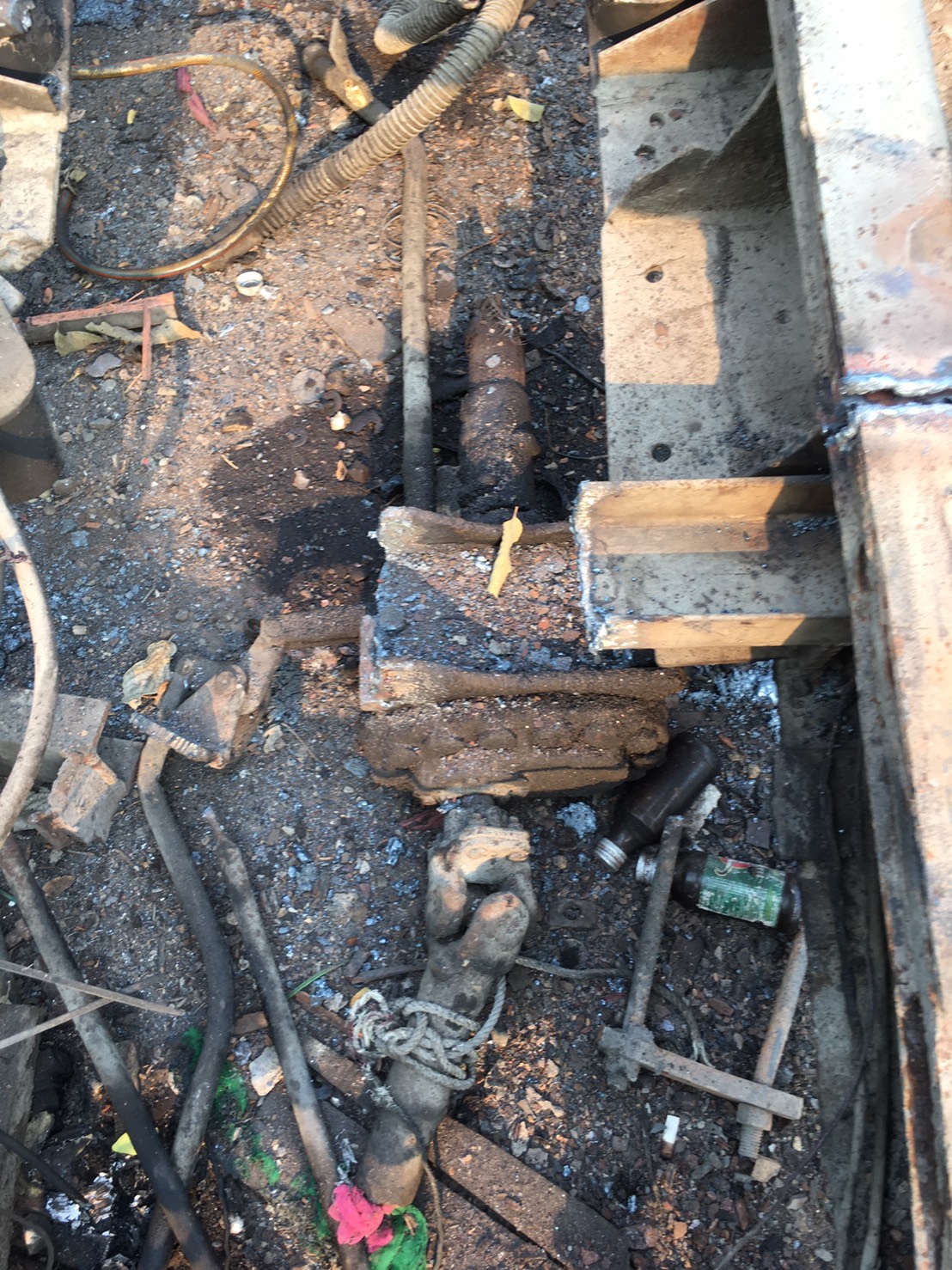 ชุดดั้ม พร้อมคัสชีเทียม กว้าง80 ชม 28000บาท