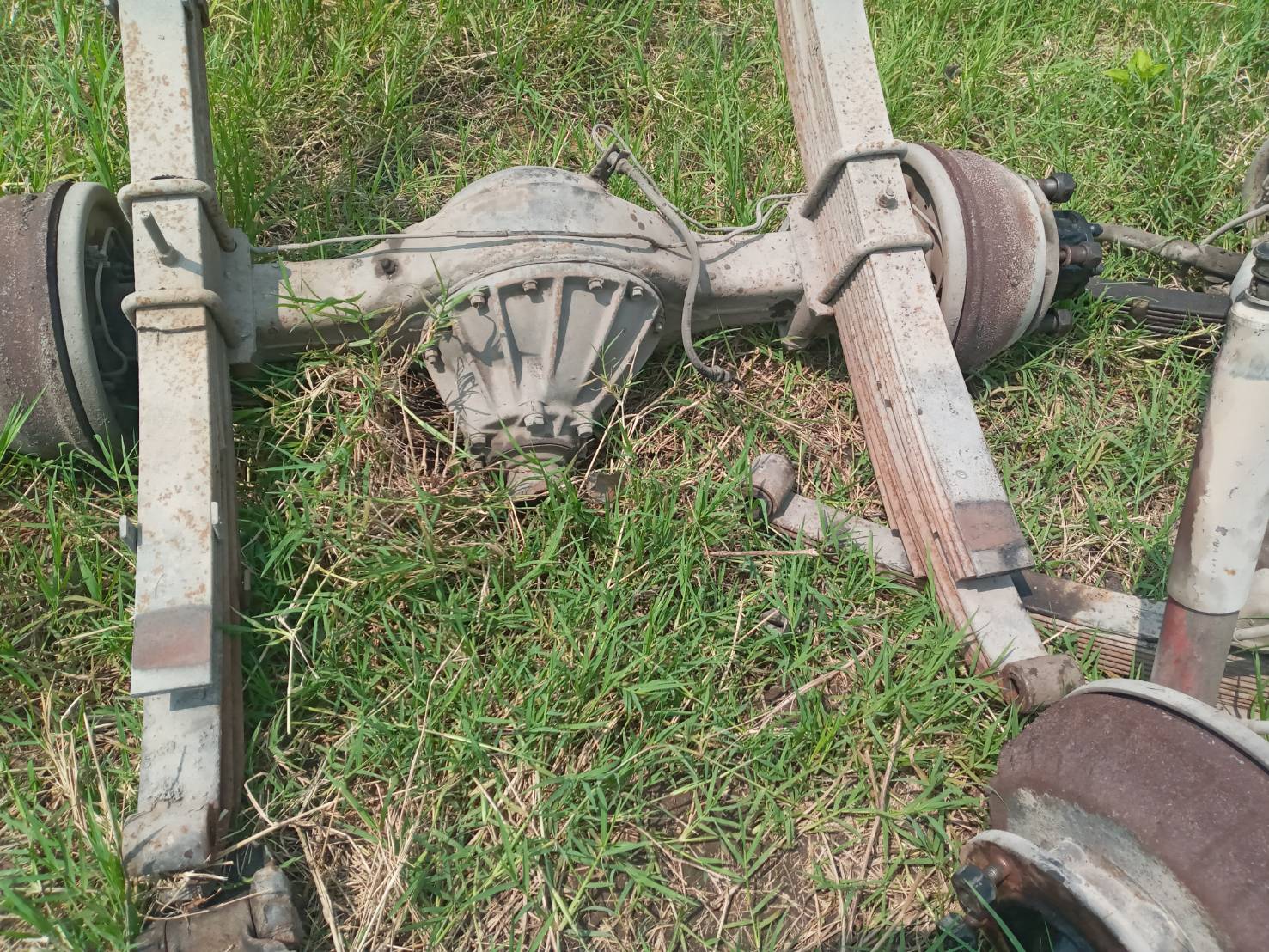 ชุดคานหน้า เพลาหลัง ISUZU NKR 5น็อต ชุดคานหน้า เพลาหลัง ISUZU NKR 5น็อต