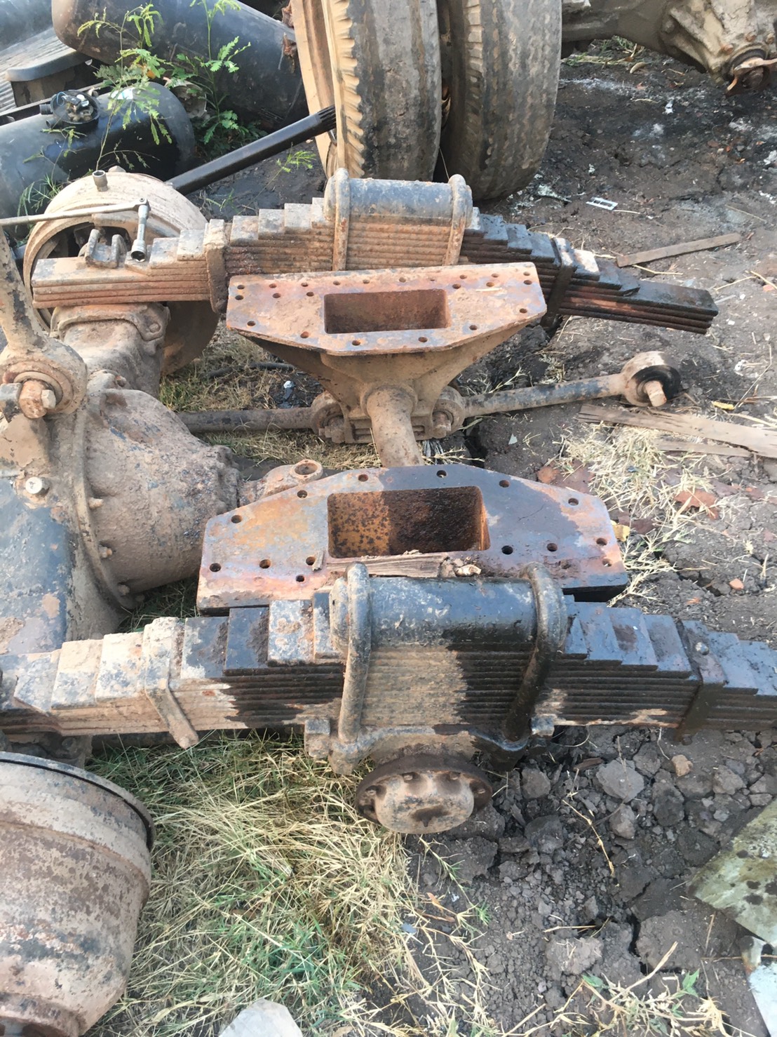 แท่นโบกี้ แหนบ นิสันเบรคใหญ่ 13000 บาท