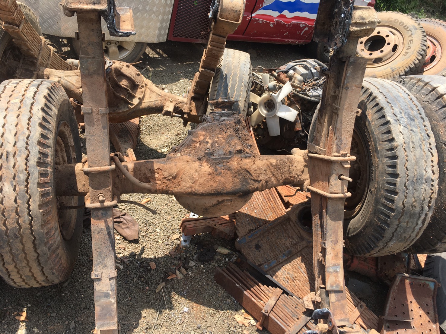 เพลา 6น็อต ISUZU F 30000 บาท พร้อมยางกระทะ