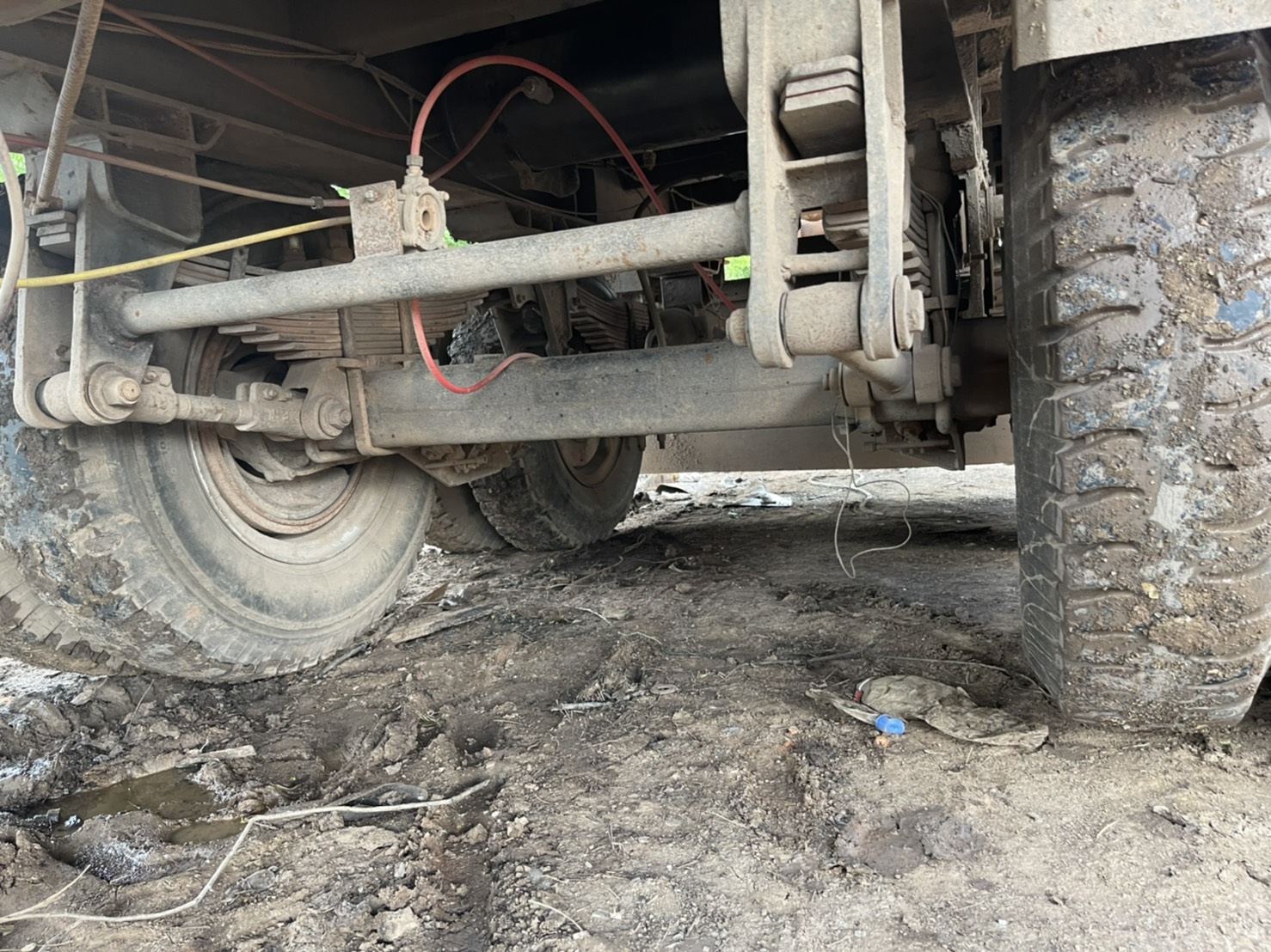 ขายเพลาแหนบ ชุกลากพ่วง 3 คาน 60000 บาท เพลาเหลี่ยม 0816278866