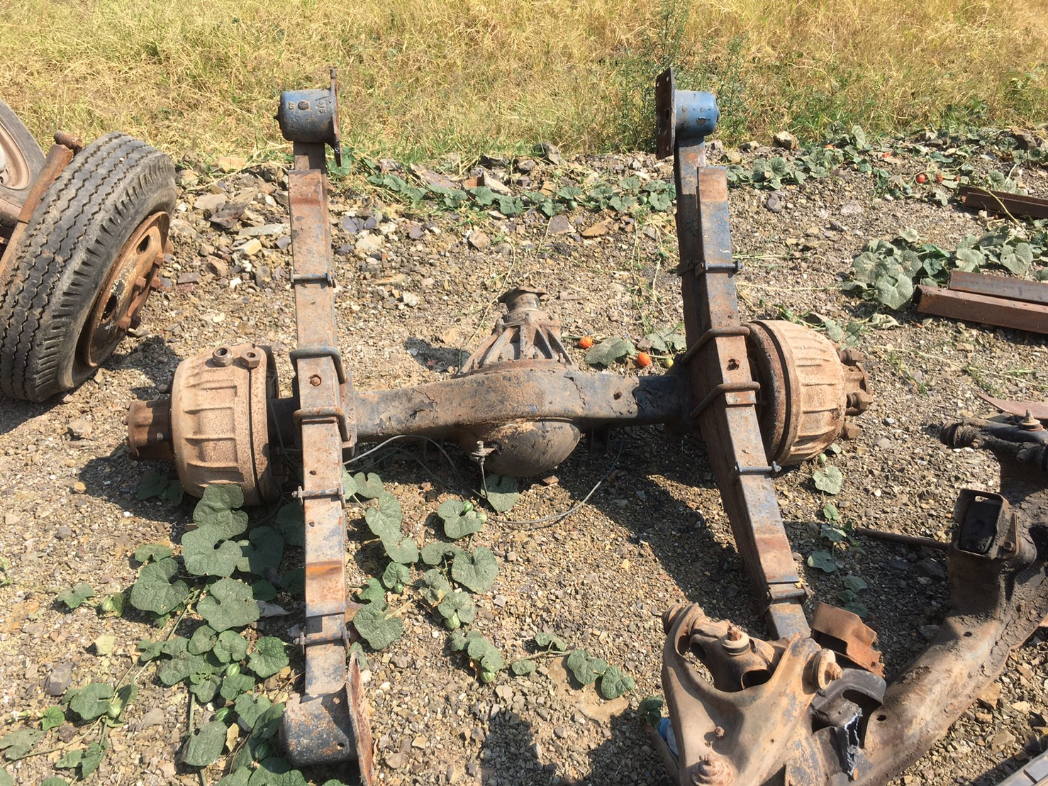 เพลา ISUZU 115 พร้อมแหนบ 15000บาท 6น็อต