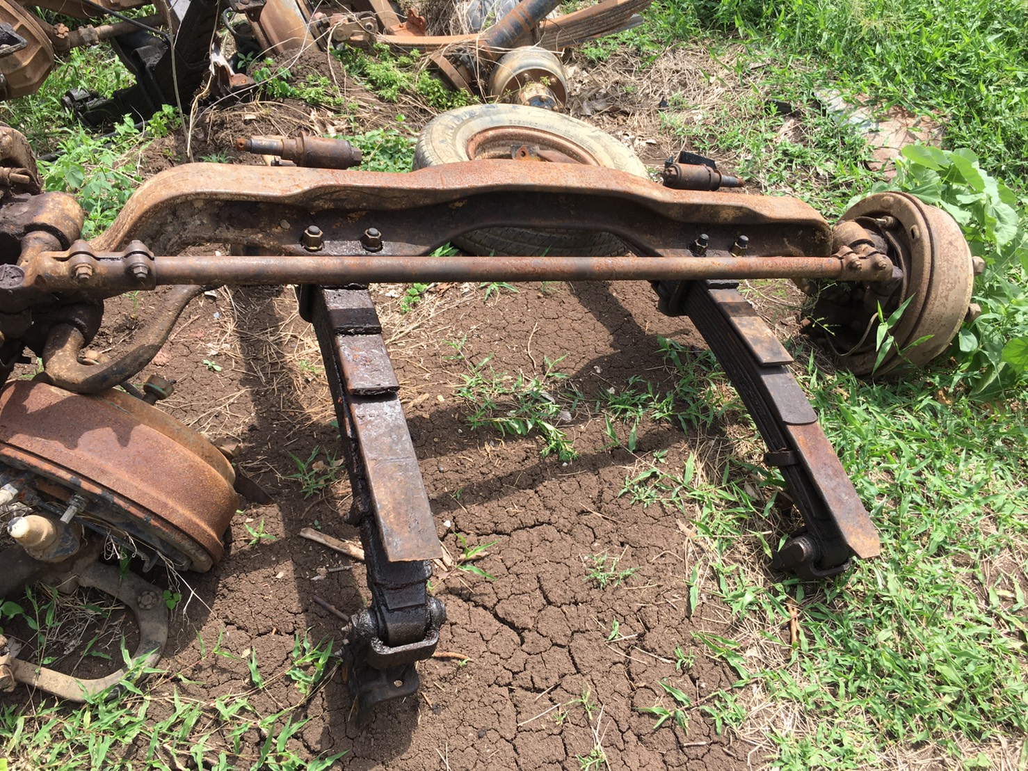 คานหน้า Hino สดือ 31 นิ้ว16000 บาท พร้อมแหนบ