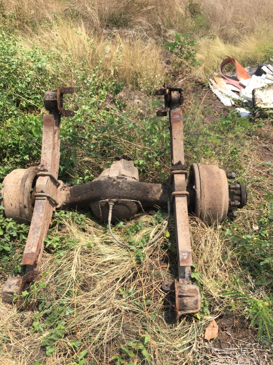 เพลา 6ล้อ HINO 8 น็อต 17000บาท พร้อมแหนบ