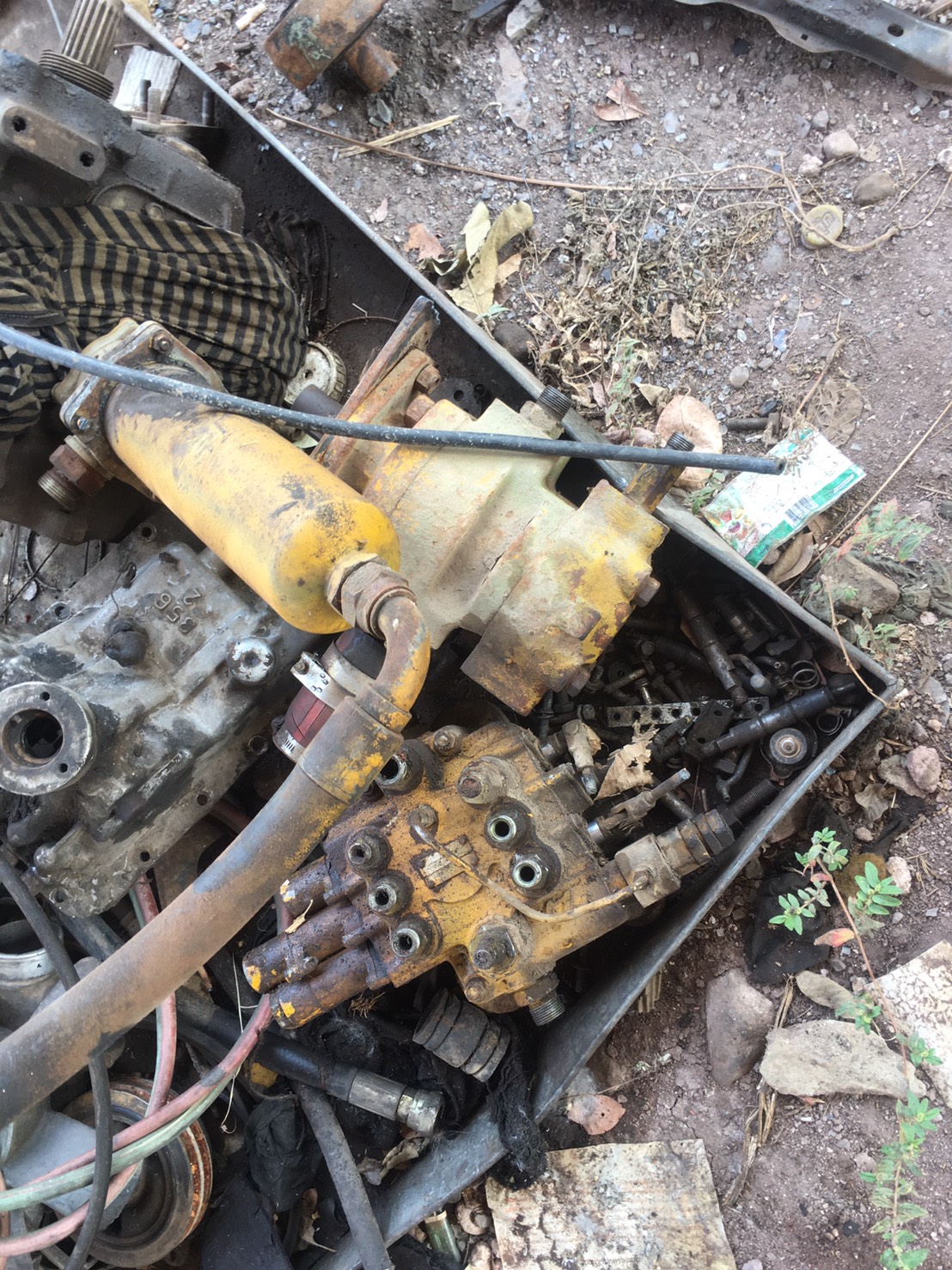 ขายชุดปั้มปั่น คอนโทรล JCB CX3   15000 บาท