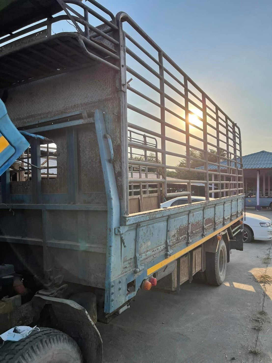 กระบะ เหล็ก ISUZU 115 กระบะ เหล็ก ISUZU 115