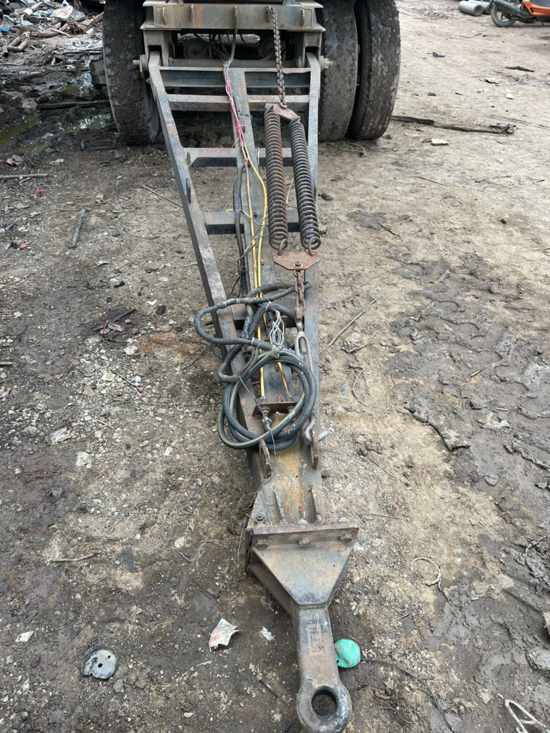 ขายเพลาแหนบ ชุกลากพ่วง 3 คาน 60000 บาท เพลาเหลี่ยม 0816278866