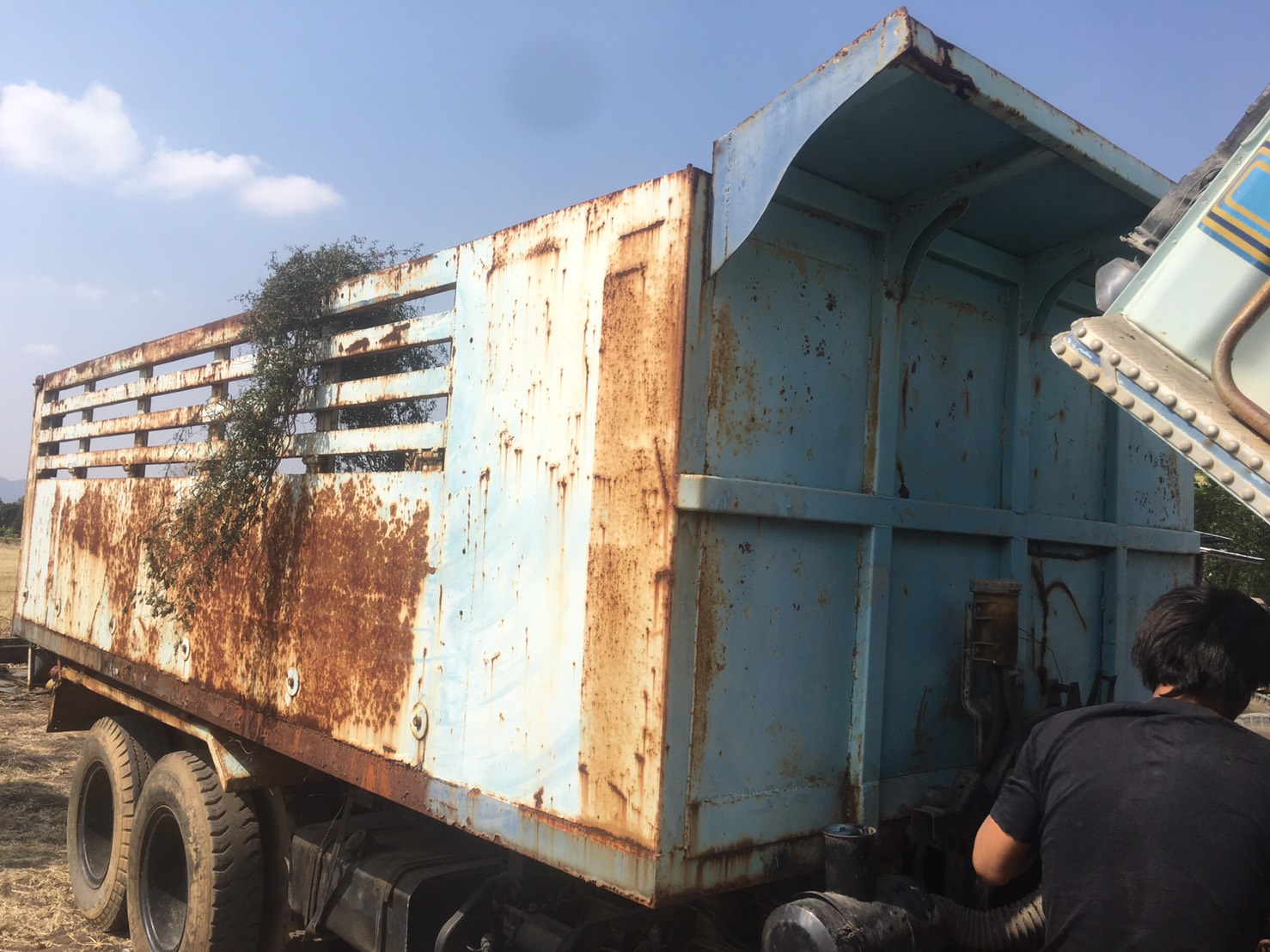 ขายชุดดั้ม10ล้อ พร้อมปั้มปั่น 24000บาท พร้อมใช้งาน