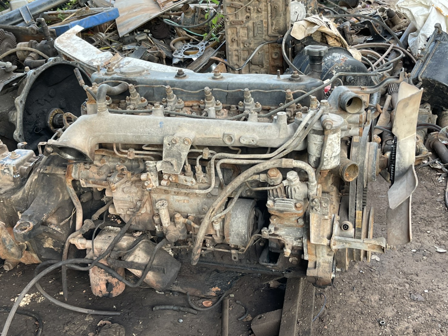 เครื่อง ISUZU 6BG1 175แรง พร้อมใช้งาน 60000 บาท 0816278866