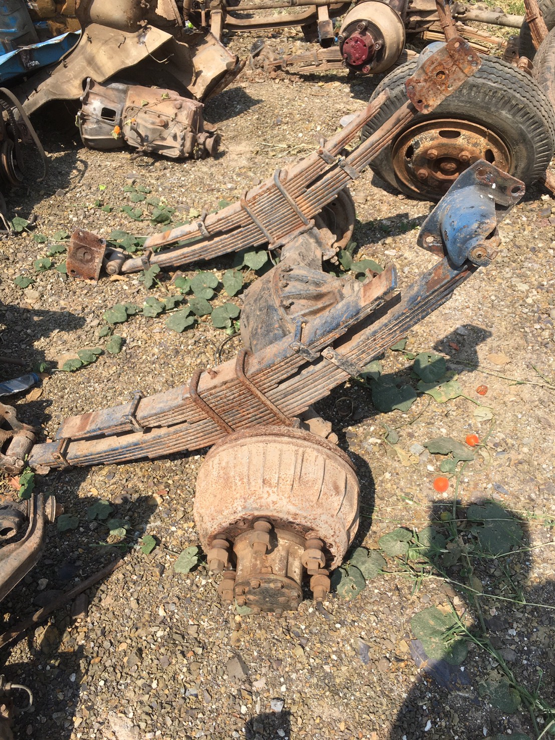 เพลา ISUZU 115 พร้อมแหนบ 15000บาท 6น็อต