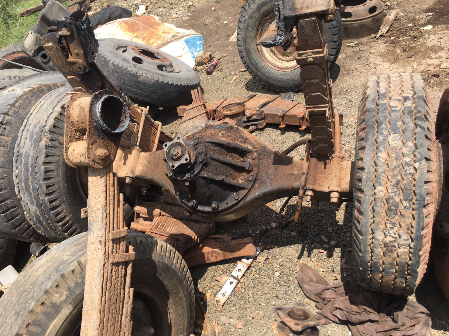 เพลา 6น็อต ISUZU F 30000 บาท พร้อมยางกระทะ