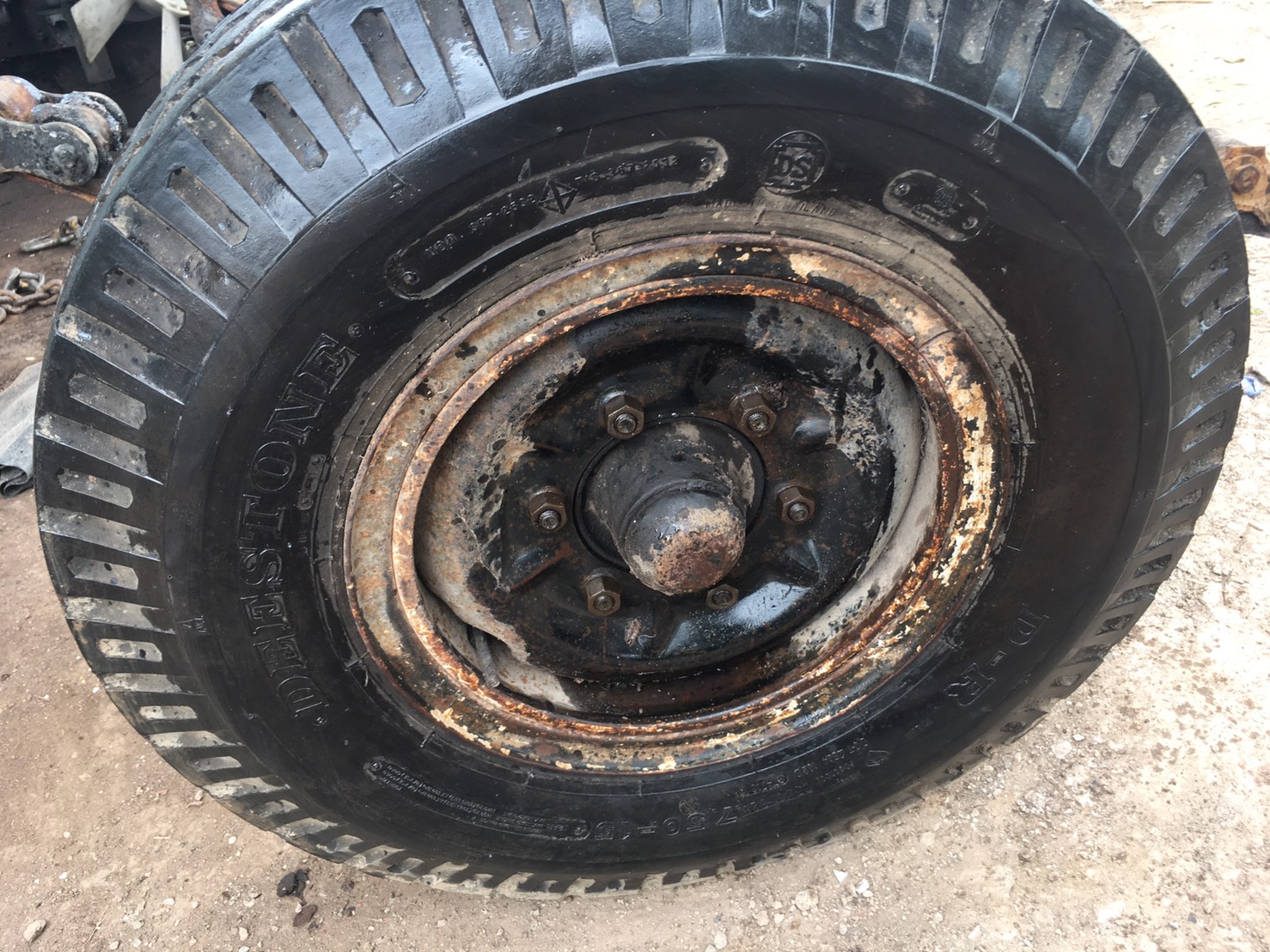 ยางพร้อมกะทะ 7.50-15 2เส้น 3600บาท